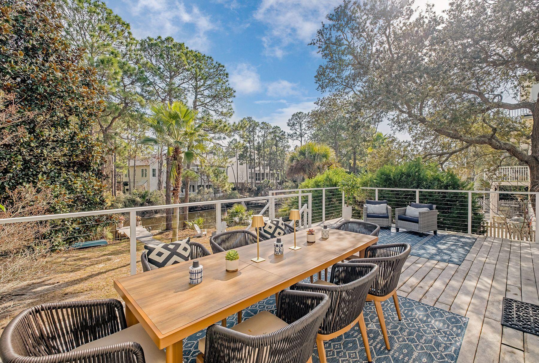 LAKEWOOD POINTE ESTATES - Residential