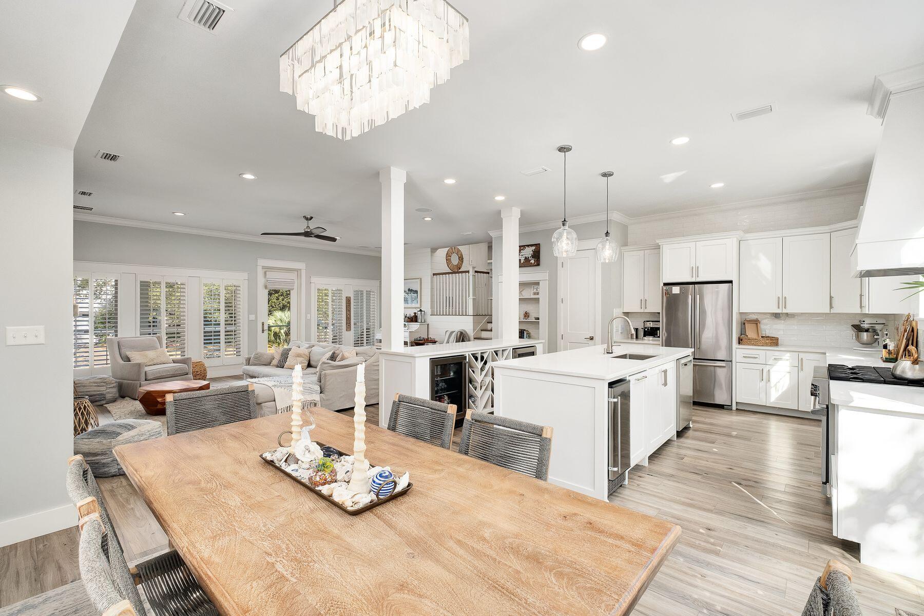 LAKEWOOD POINTE ESTATES - Residential