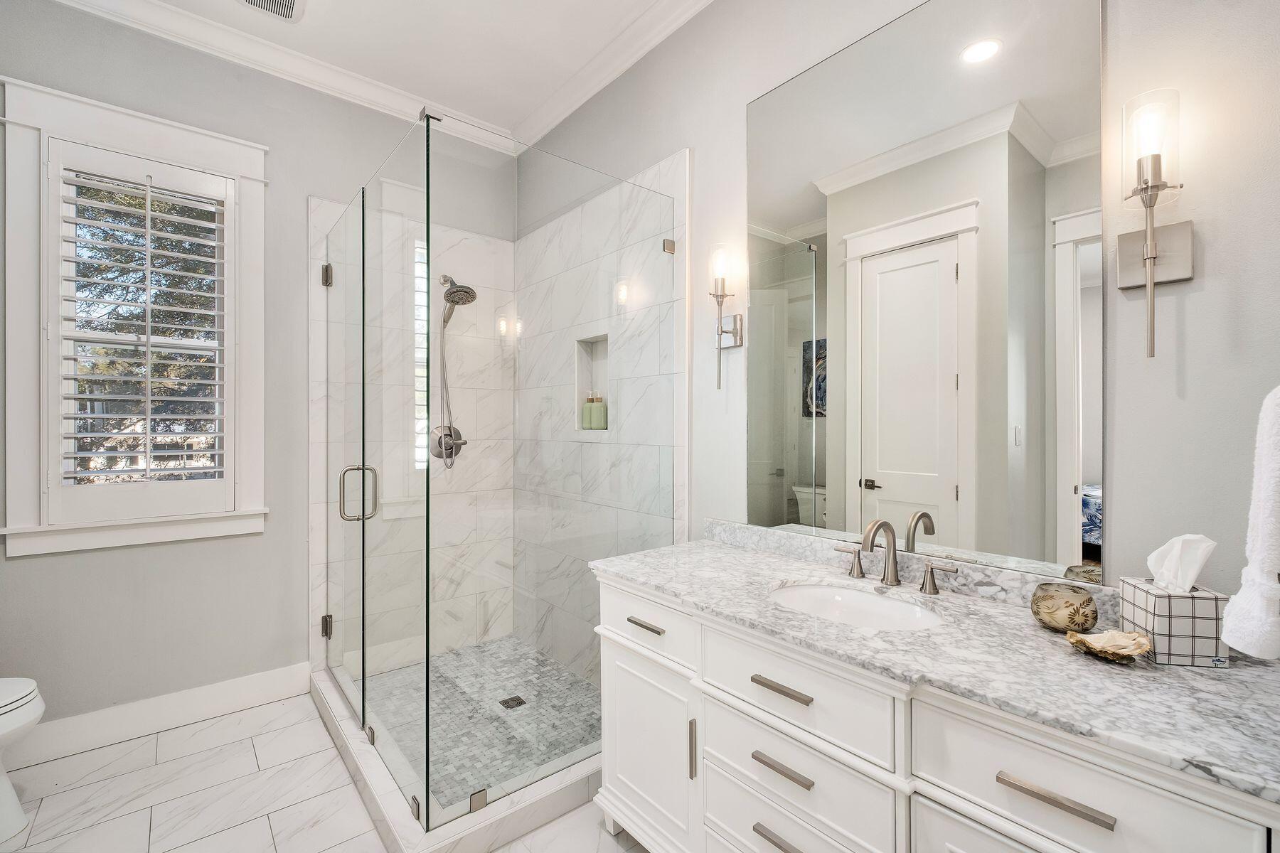 LAKEWOOD POINTE ESTATES - Residential