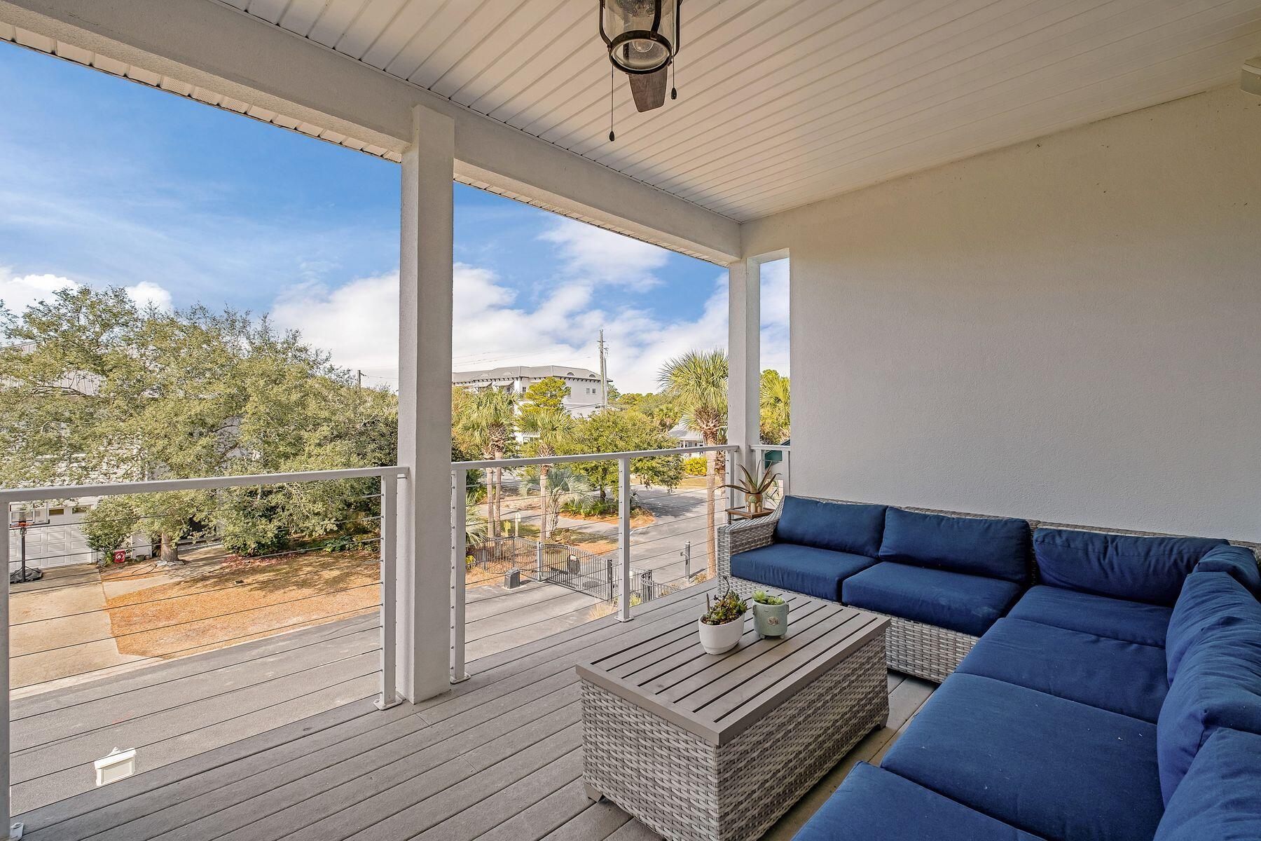 LAKEWOOD POINTE ESTATES - Residential