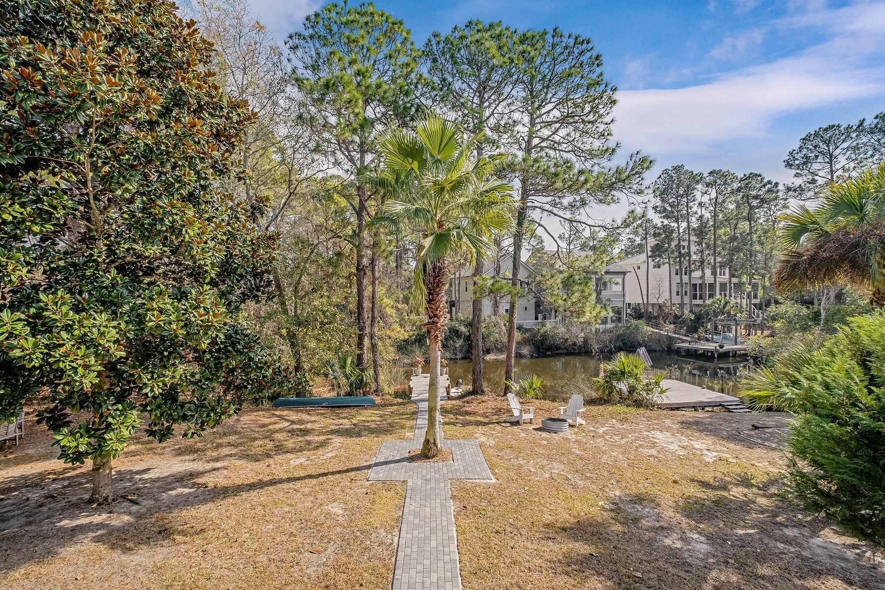 LAKEWOOD POINTE ESTATES - Residential