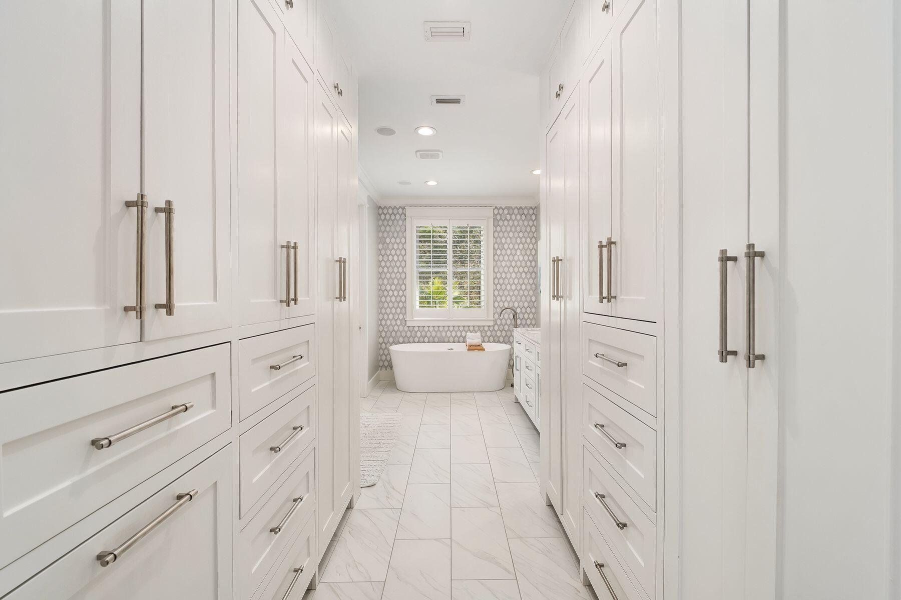 LAKEWOOD POINTE ESTATES - Residential