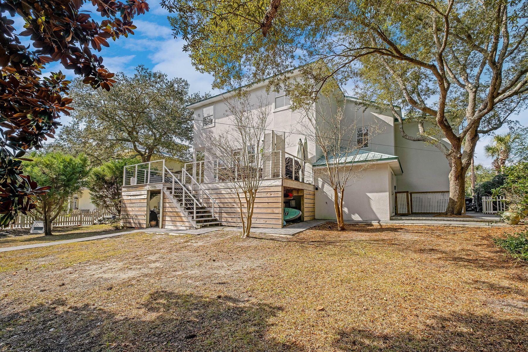 LAKEWOOD POINTE ESTATES - Residential