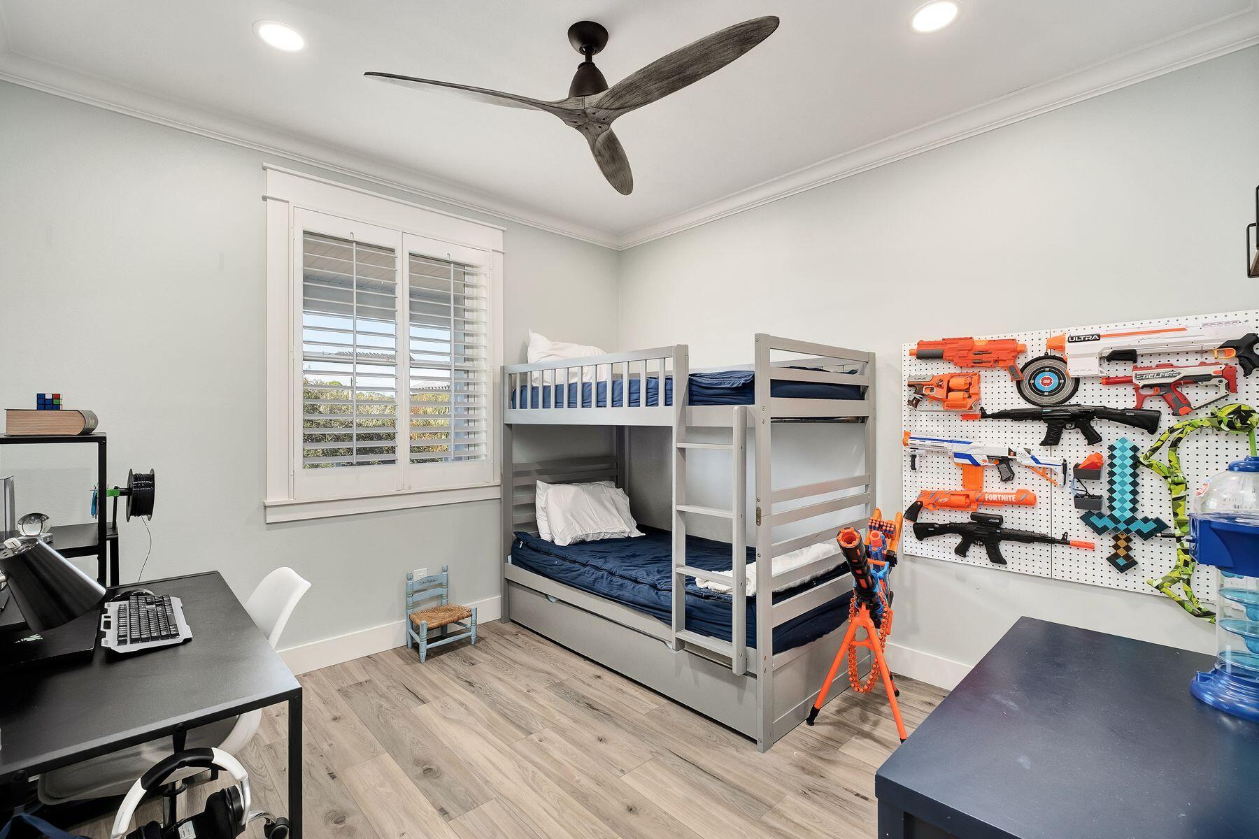 LAKEWOOD POINTE ESTATES - Residential