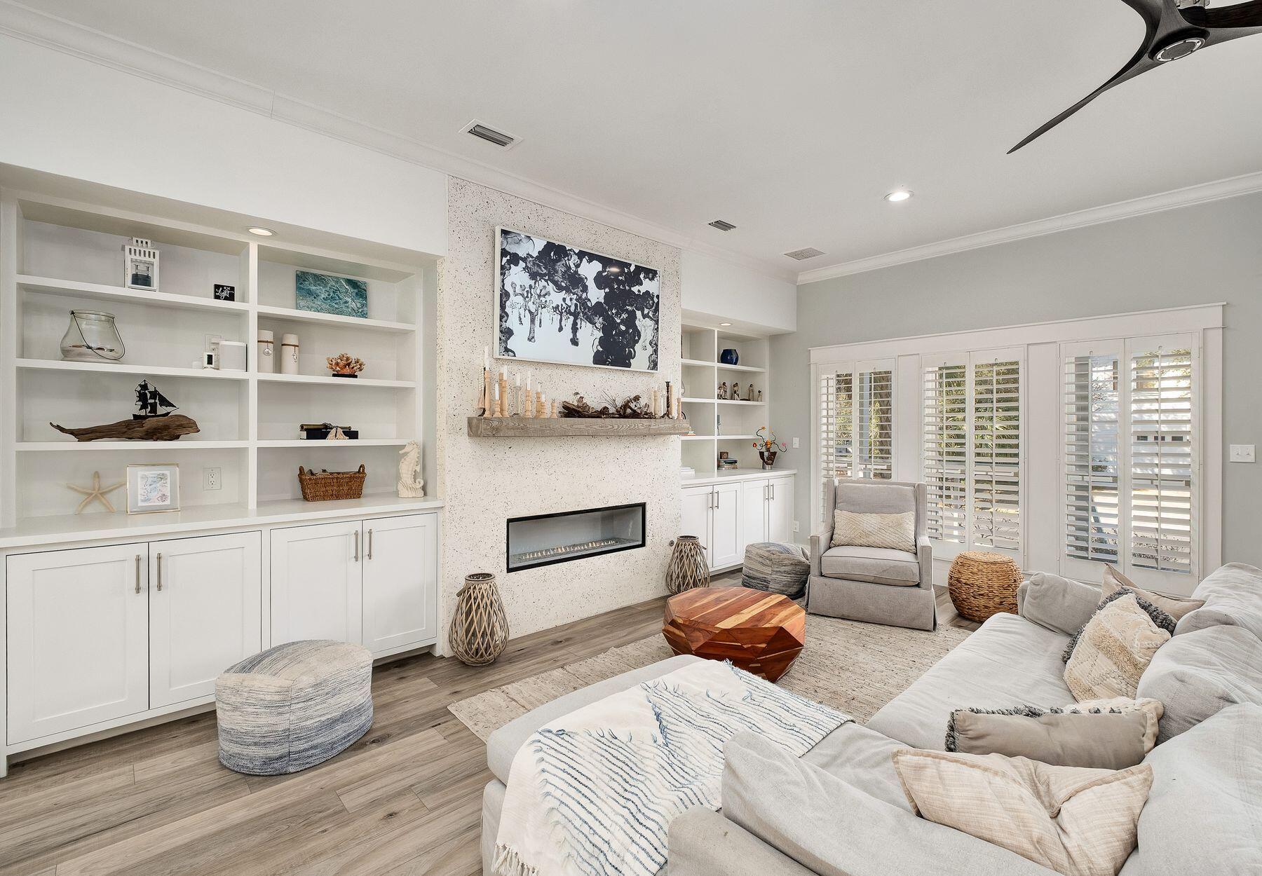 LAKEWOOD POINTE ESTATES - Residential