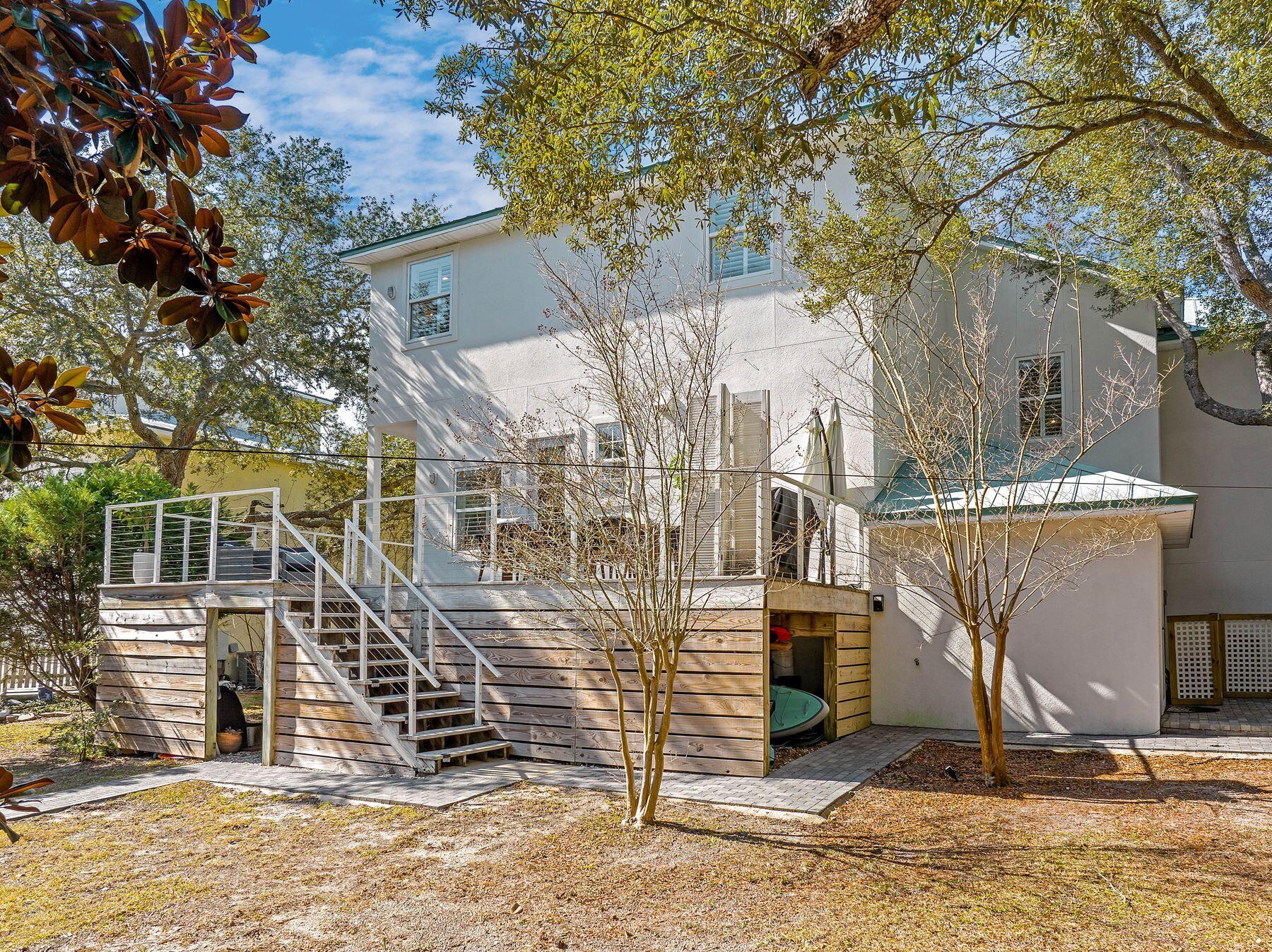 LAKEWOOD POINTE ESTATES - Residential