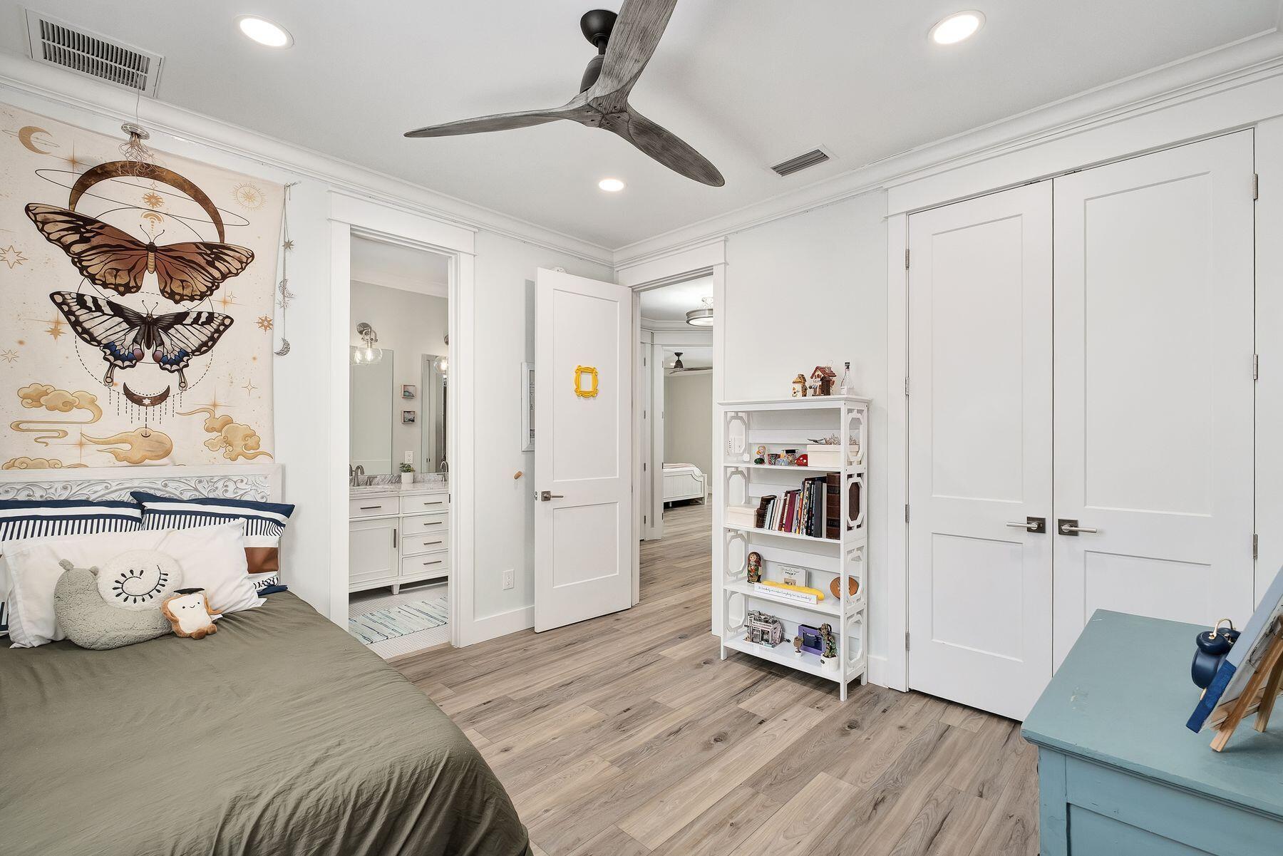 LAKEWOOD POINTE ESTATES - Residential