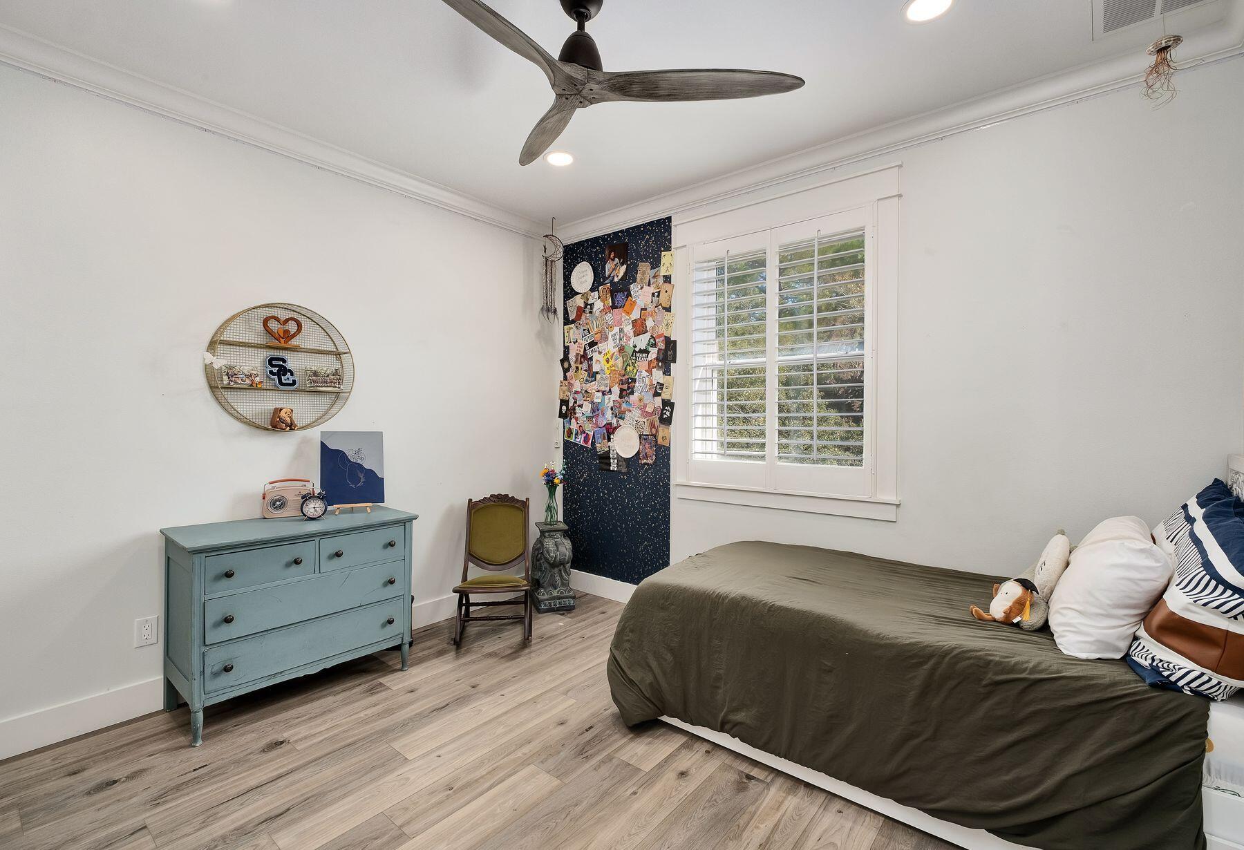 LAKEWOOD POINTE ESTATES - Residential