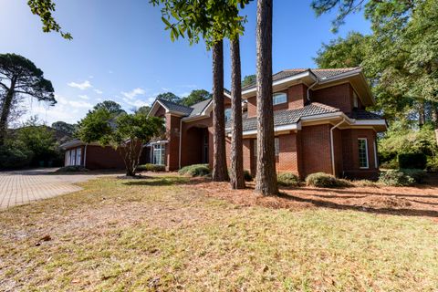 A home in Niceville