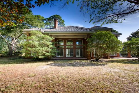 A home in Niceville