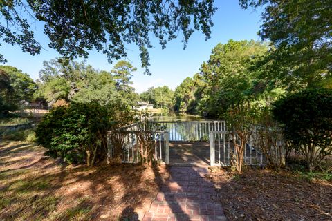 A home in Niceville