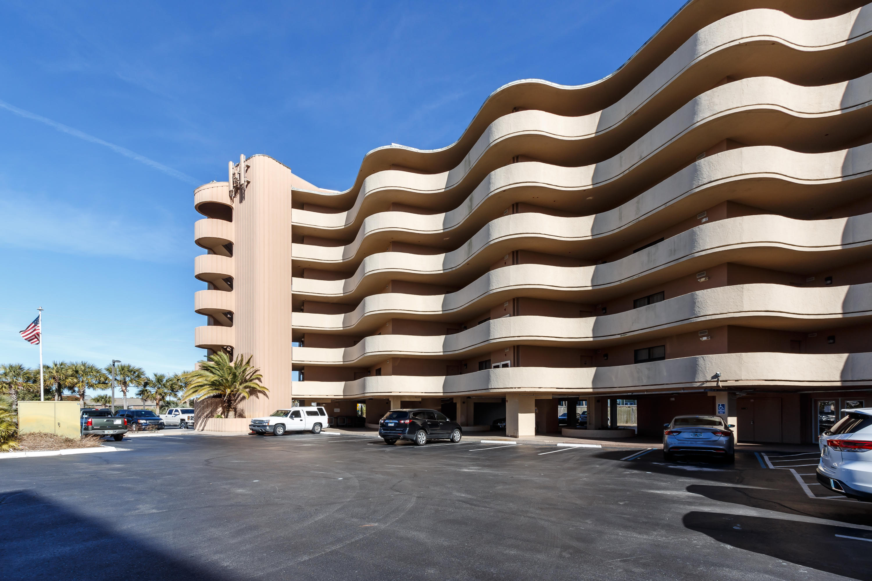 NAUTILUS CONDO - Residential