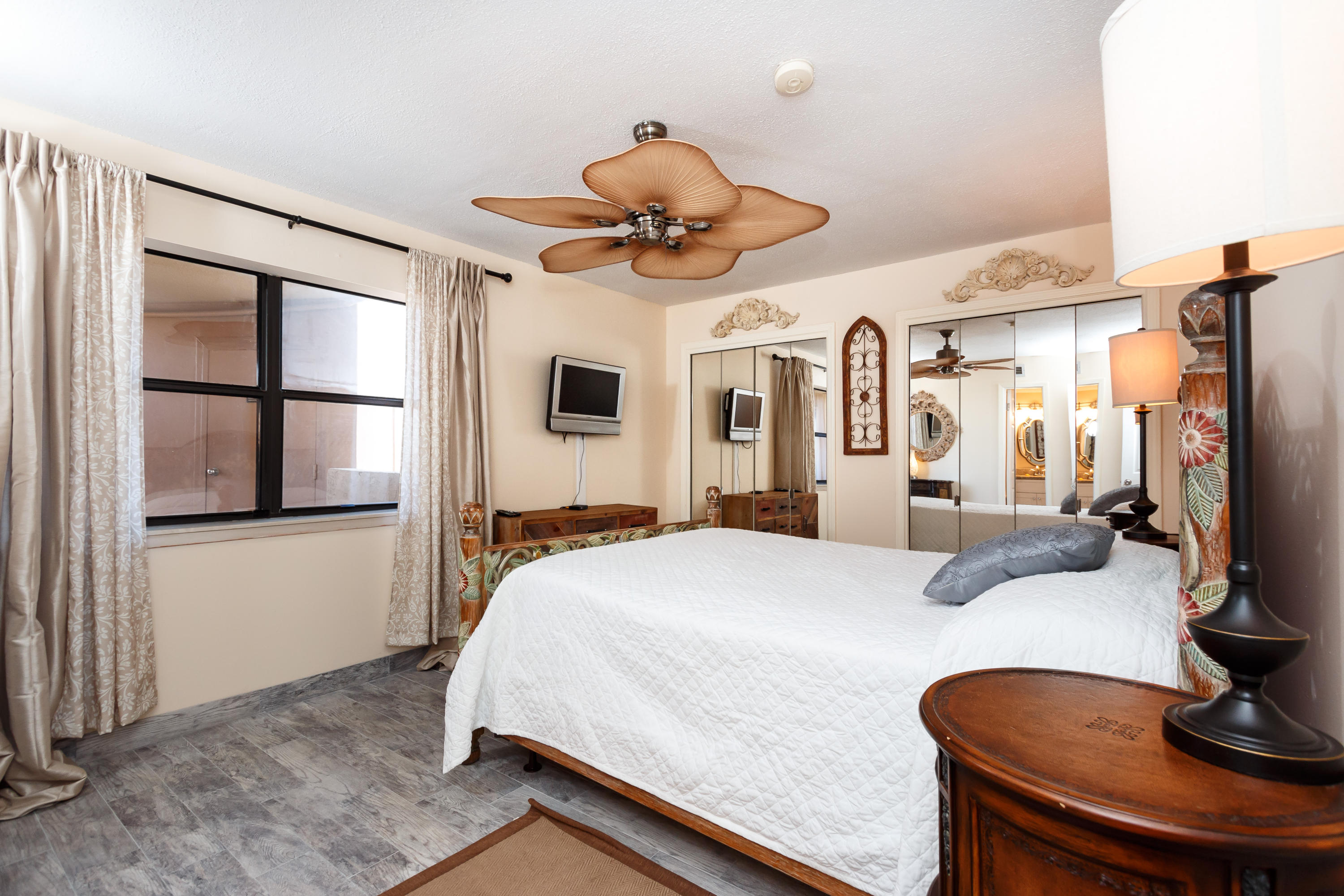 NAUTILUS CONDO - Residential