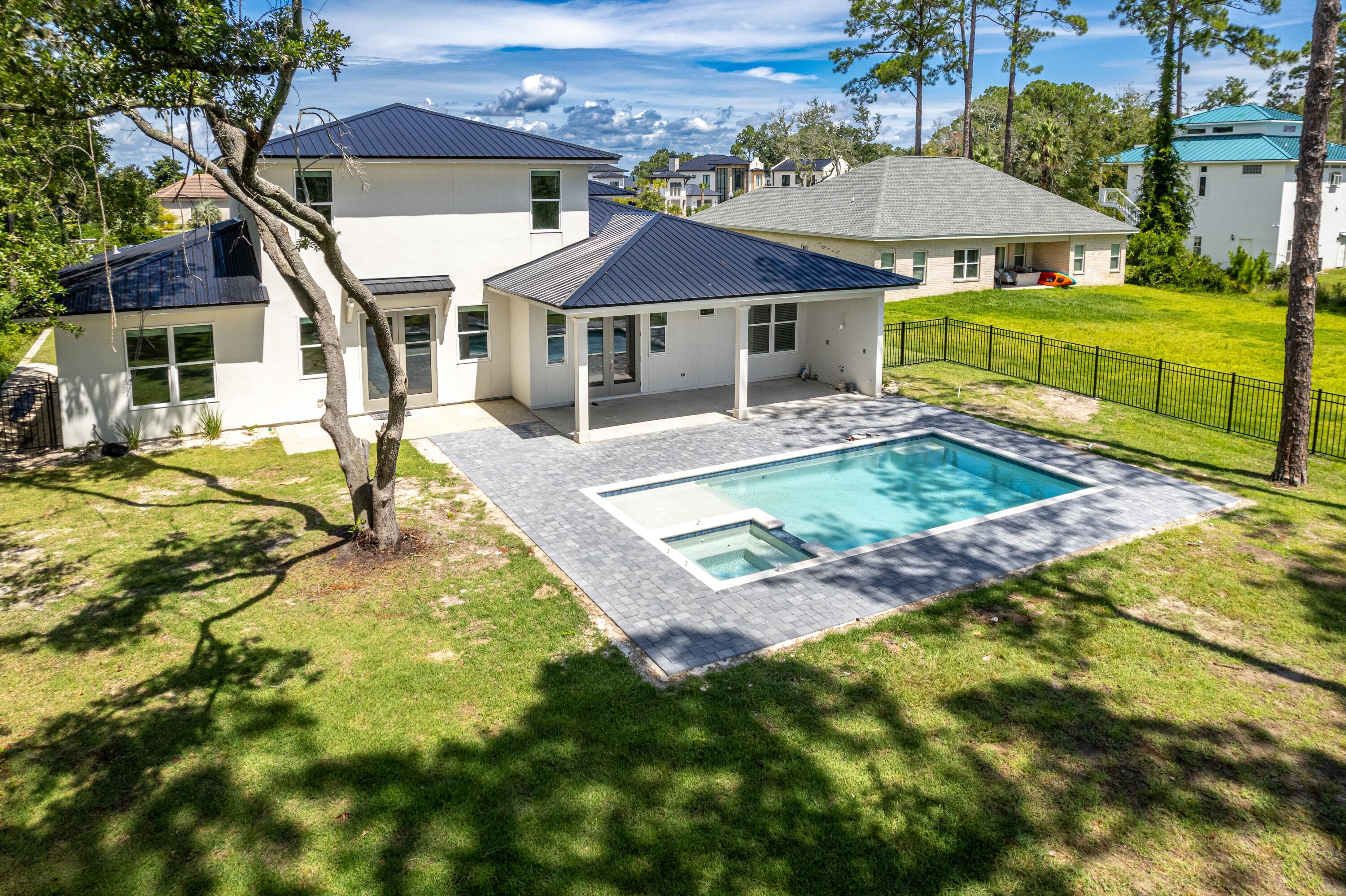 DRIFTWOOD ESTATES - Residential