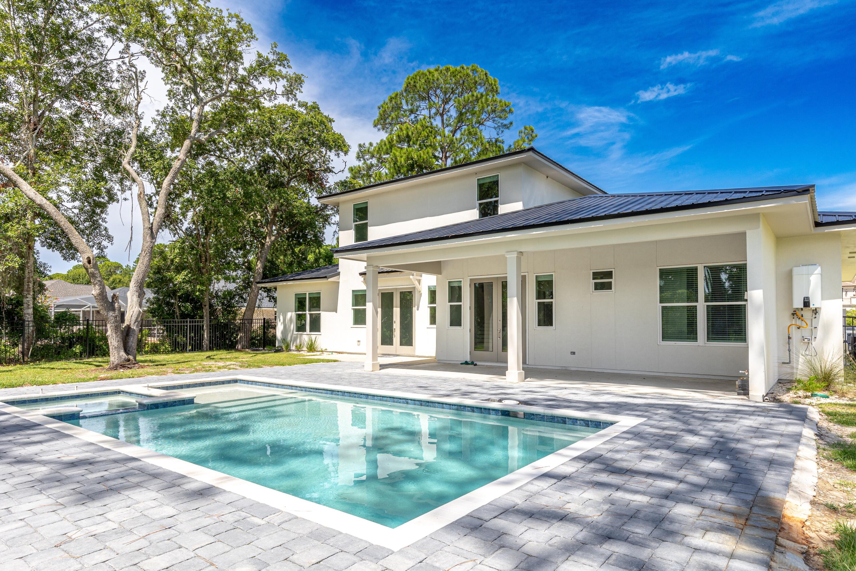 DRIFTWOOD ESTATES - Residential