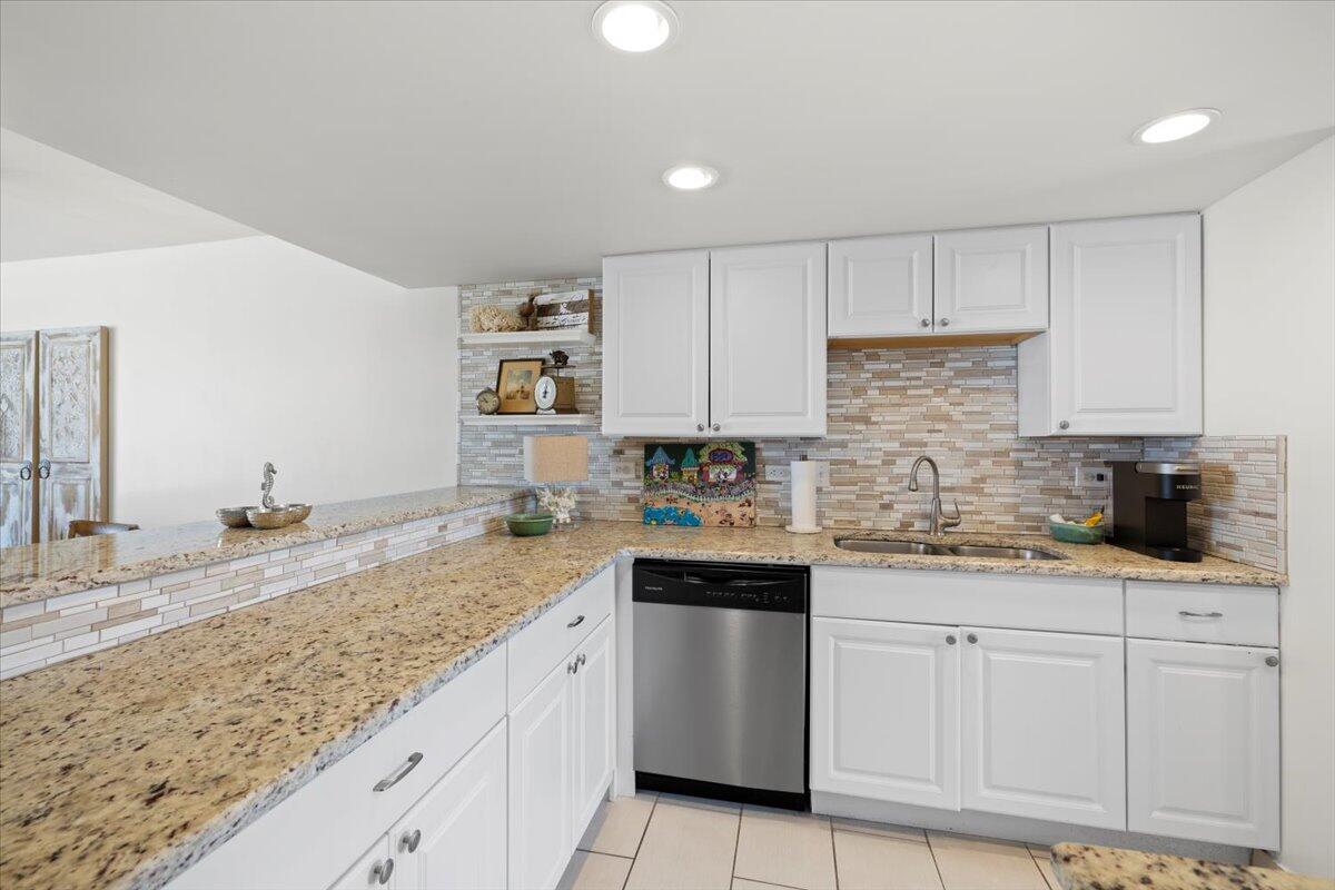 MAINSAIL CONDO PH 1 - Residential