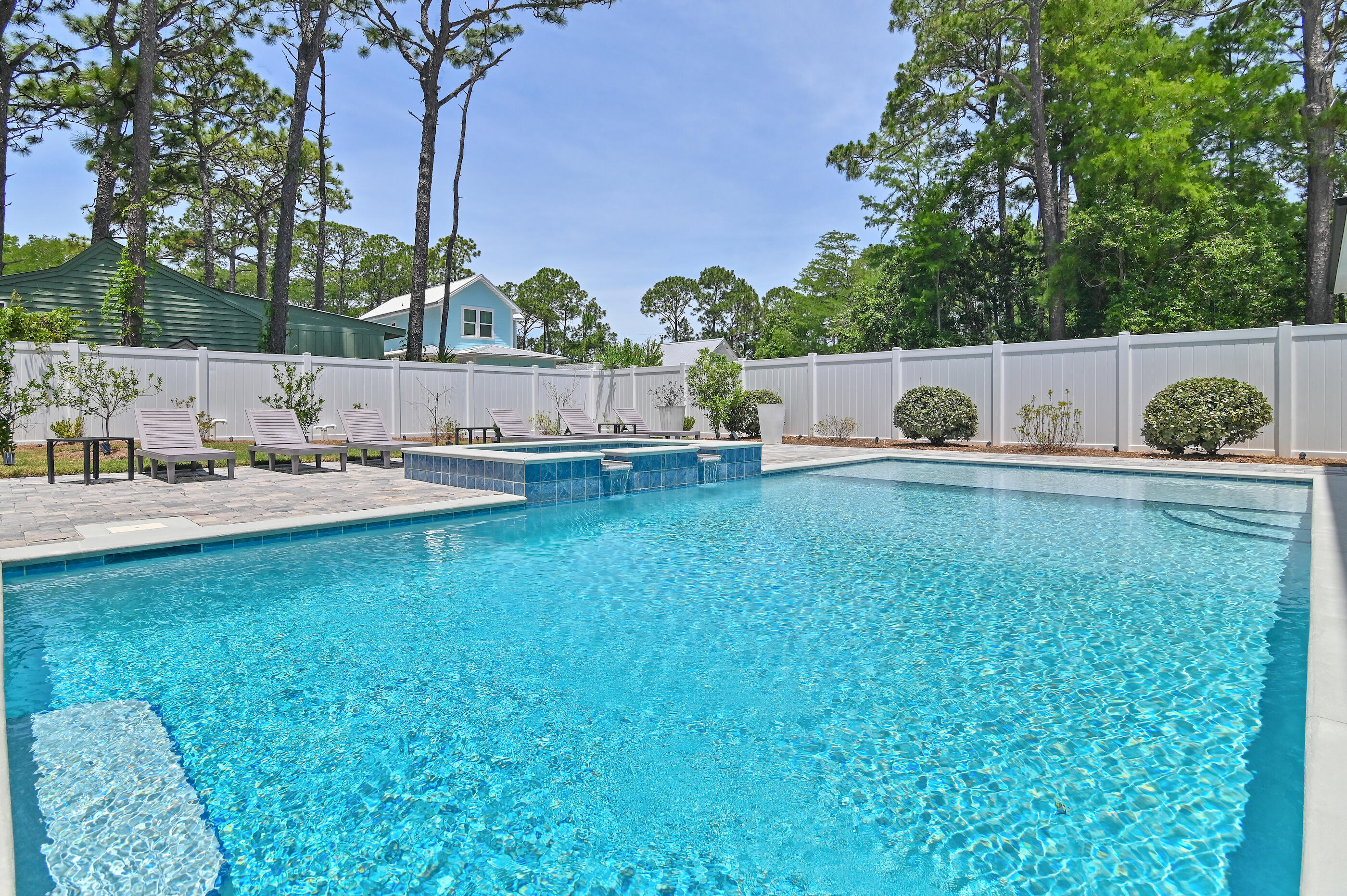 GULF SHORE MANOR - Residential