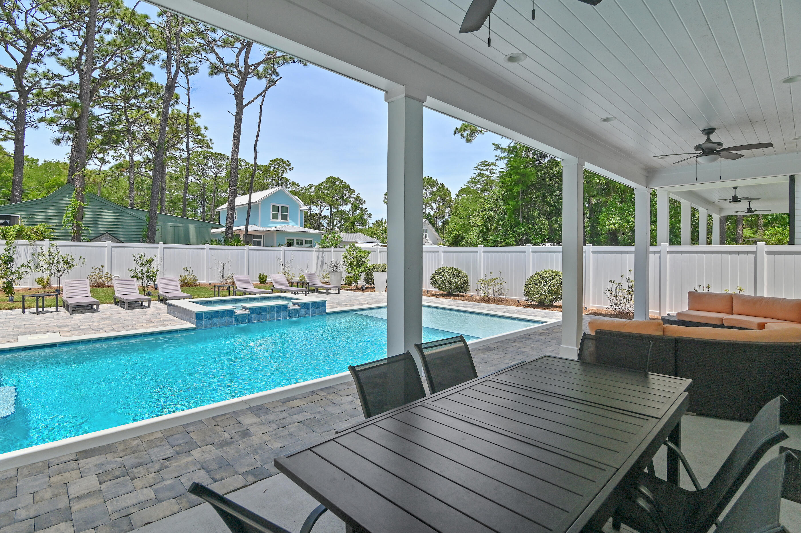 GULF SHORE MANOR - Residential