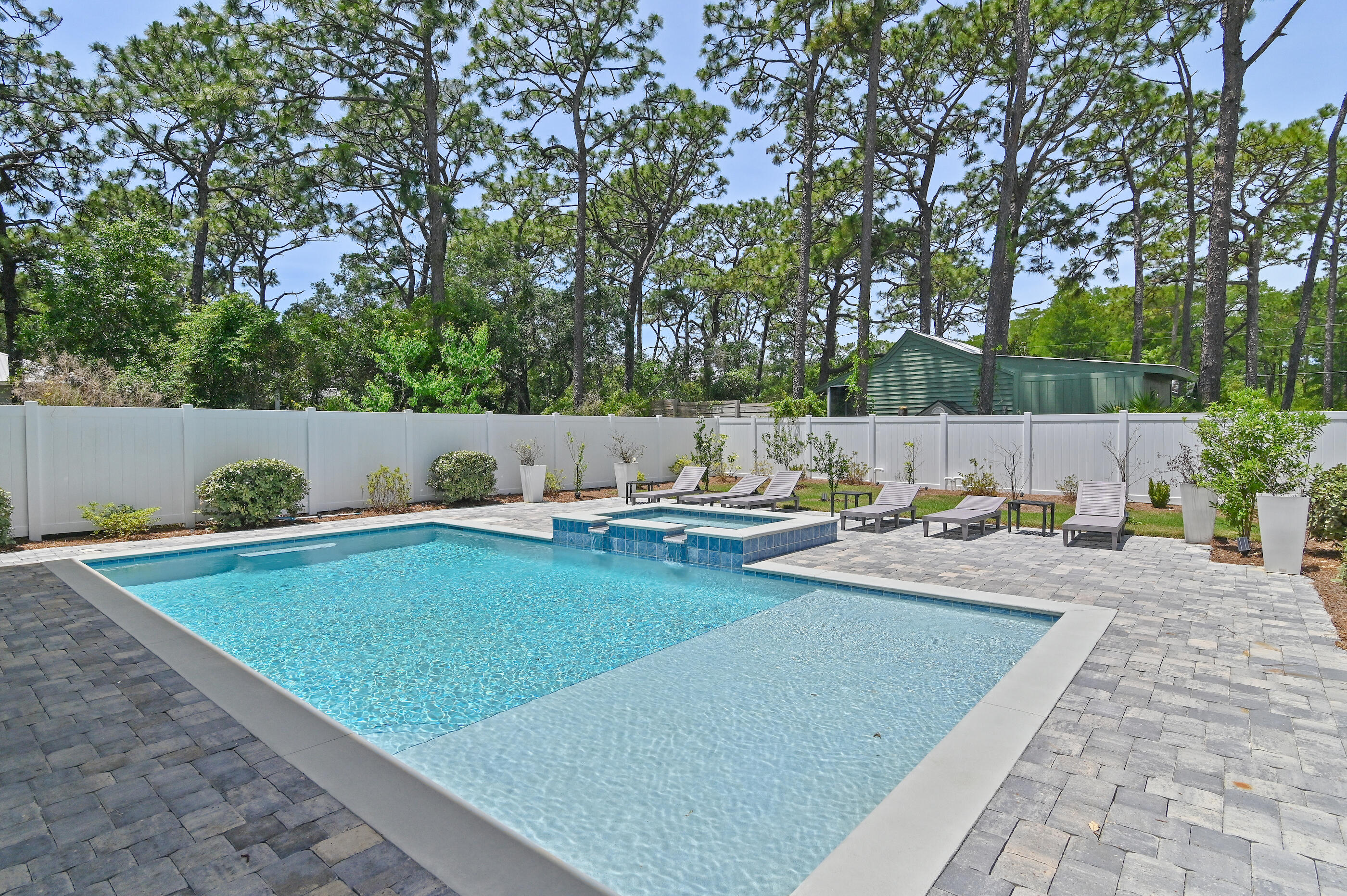 GULF SHORE MANOR - Residential