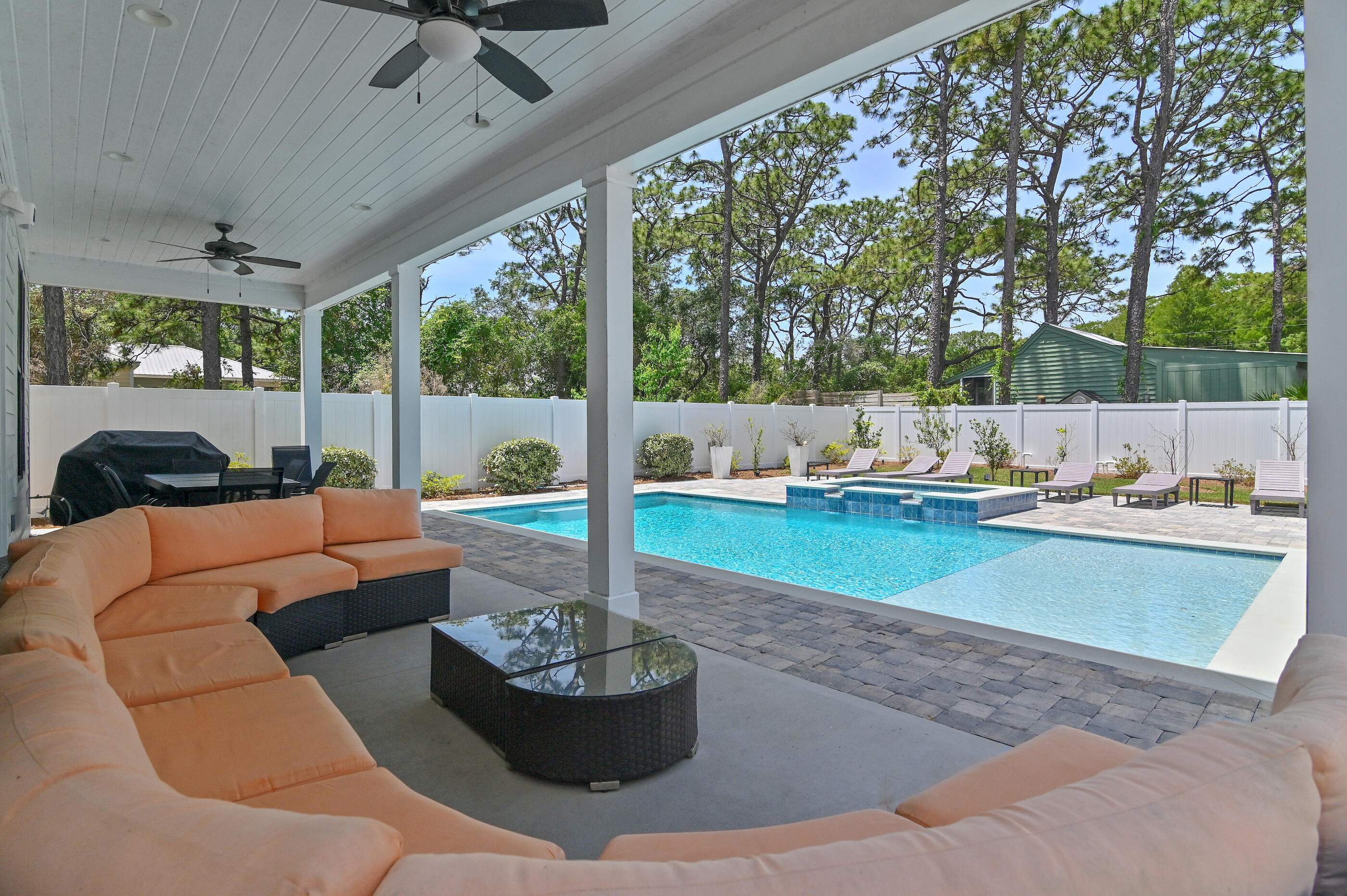 GULF SHORE MANOR - Residential