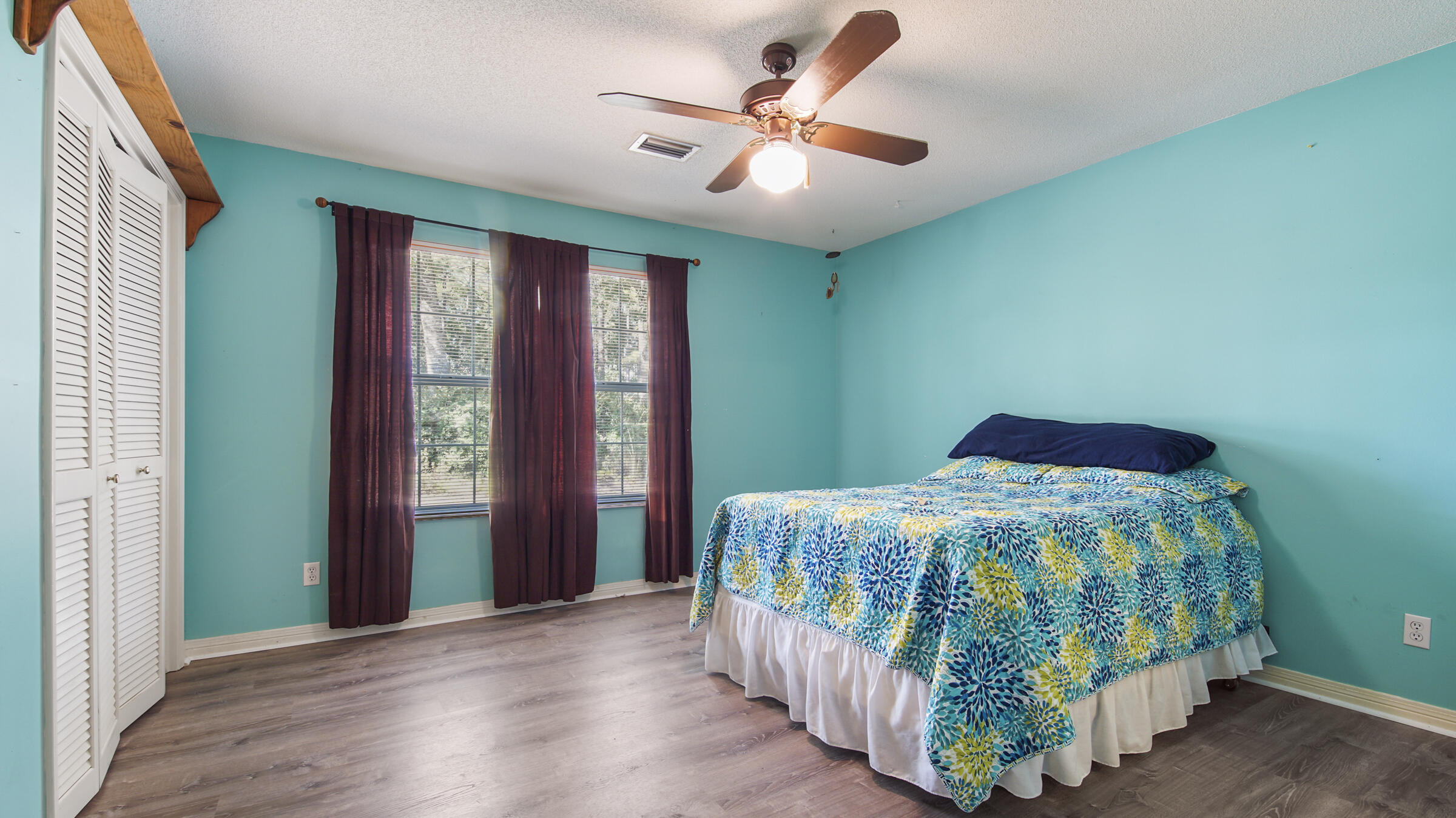 PINE SHORES - Residential