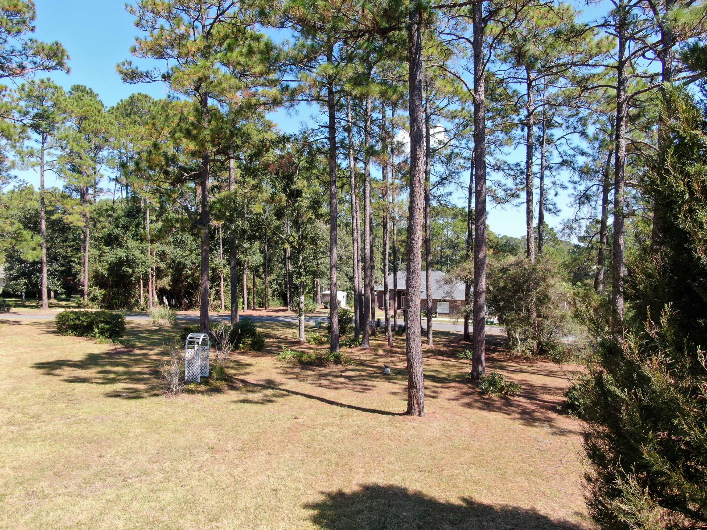 PINE SHORES - Residential