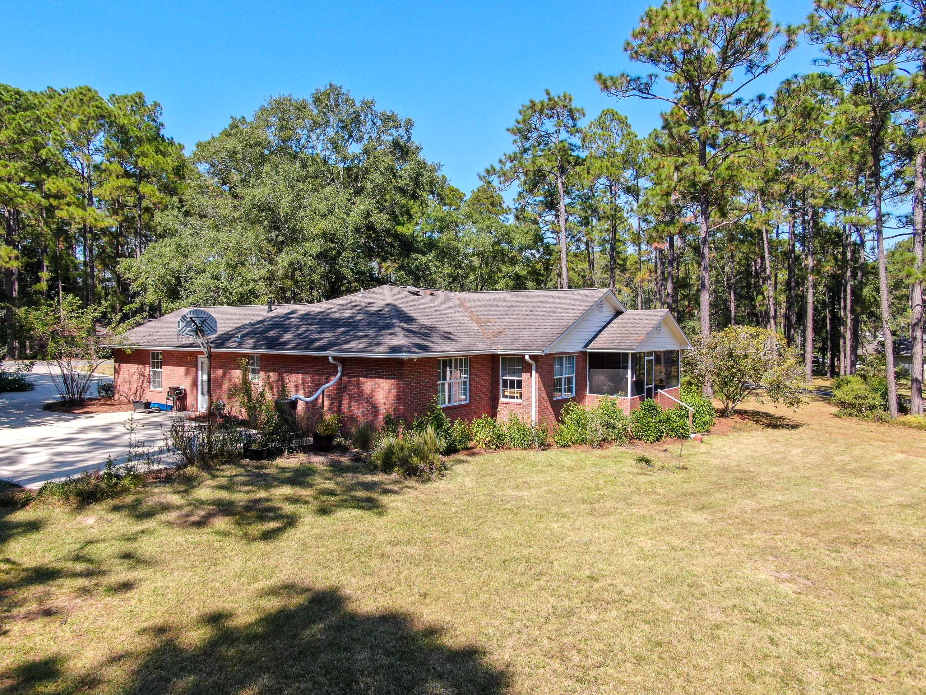 PINE SHORES - Residential