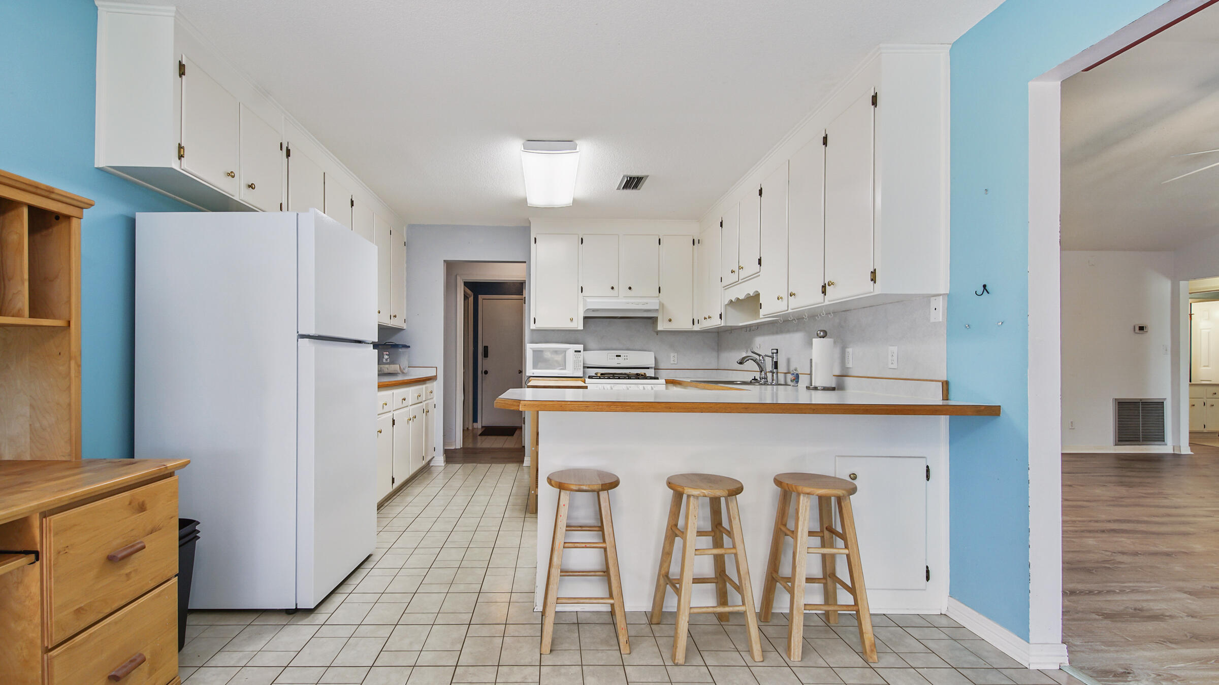 PINE SHORES - Residential