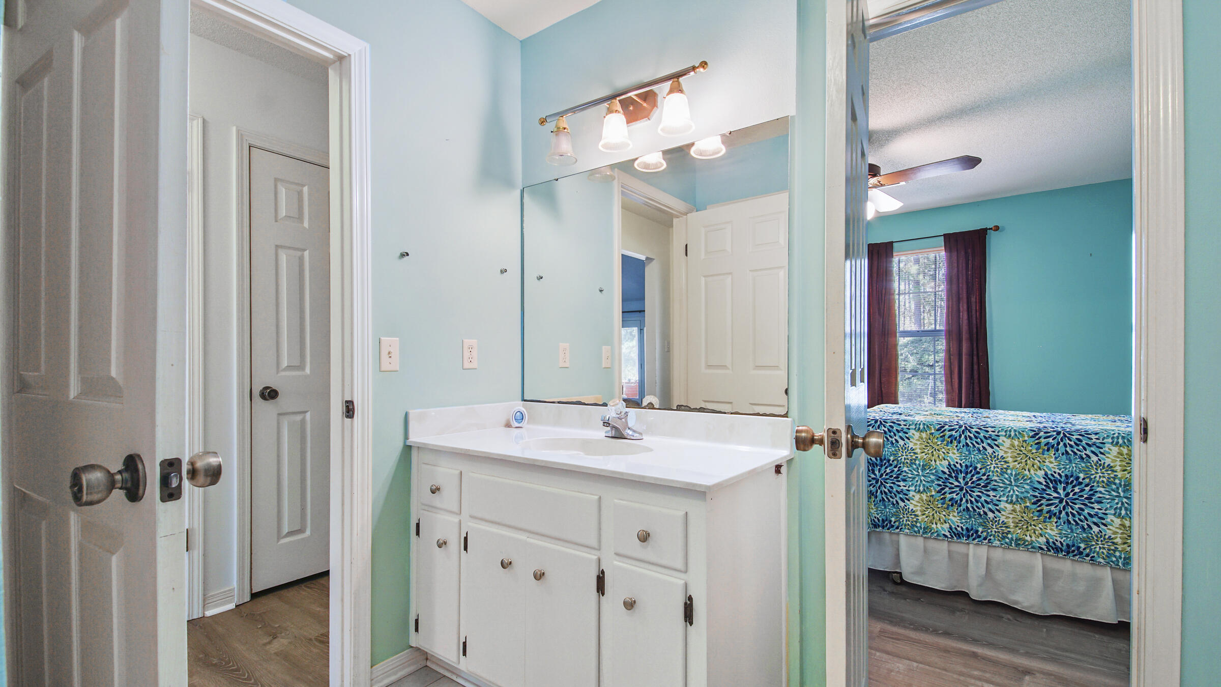 PINE SHORES - Residential