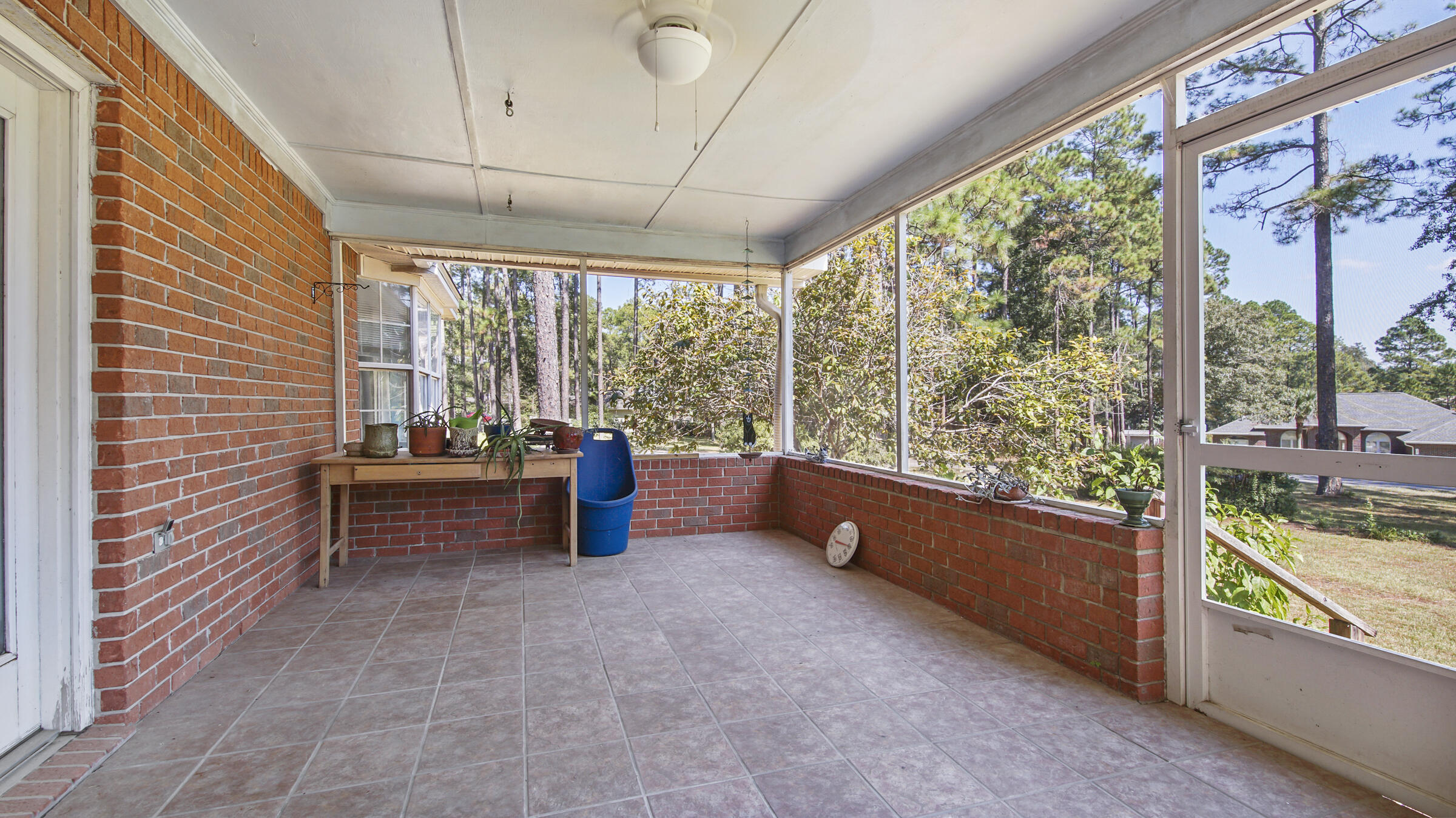 PINE SHORES - Residential
