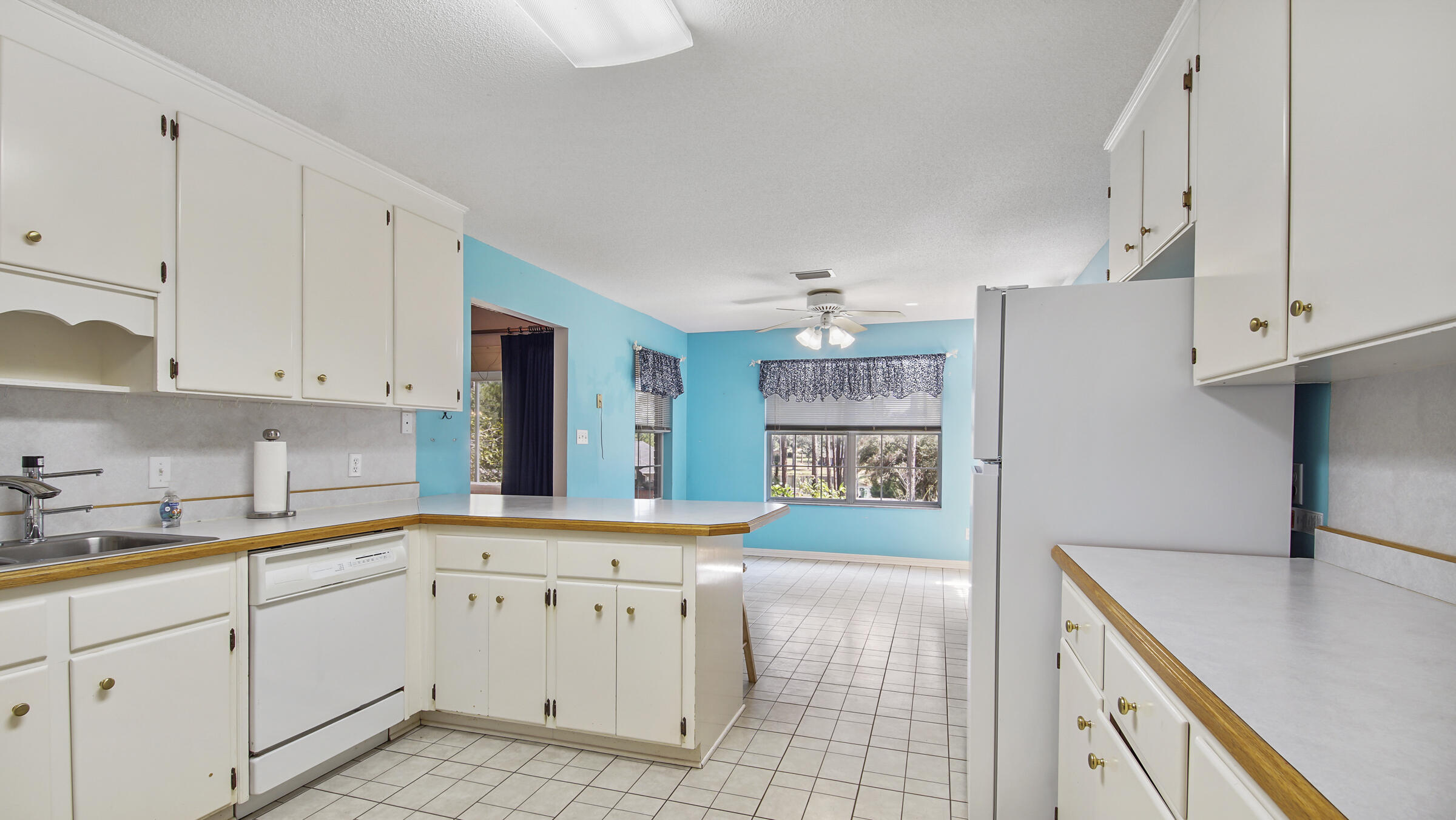 PINE SHORES - Residential
