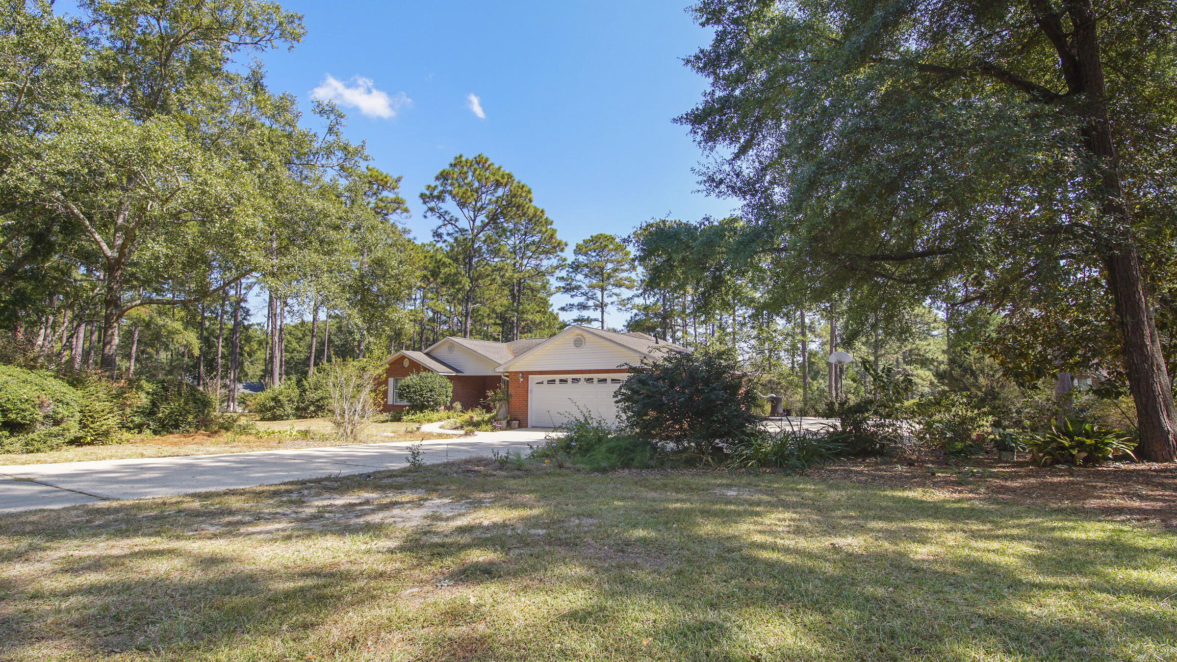 PINE SHORES - Residential