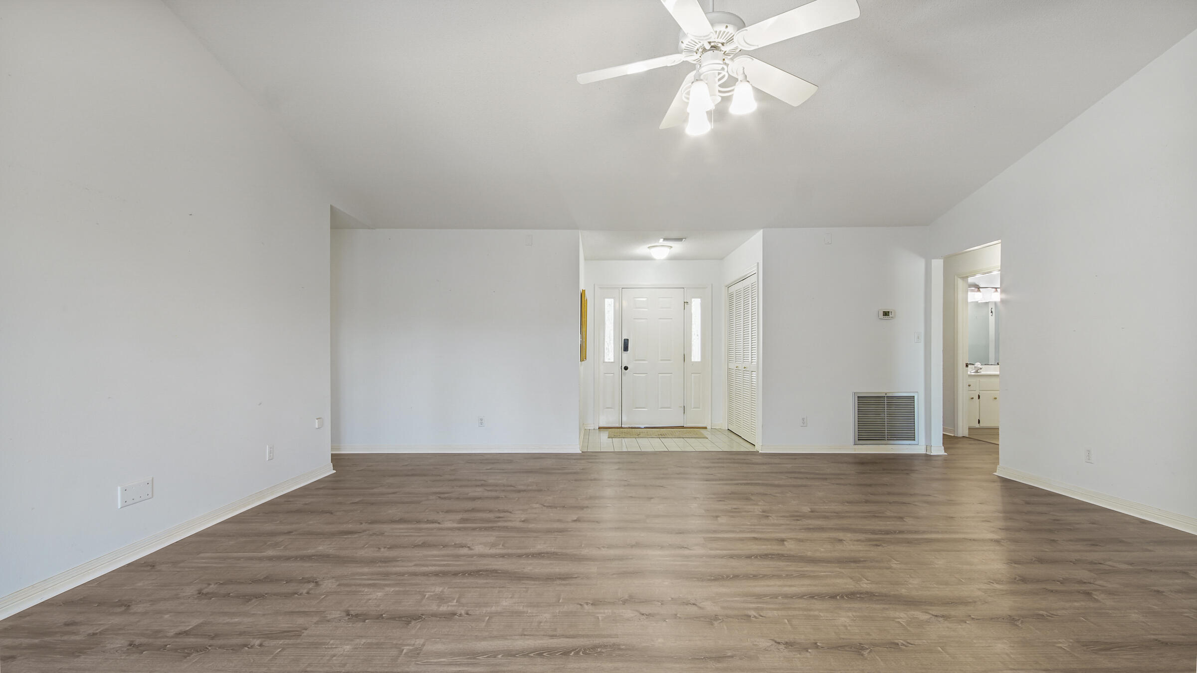 PINE SHORES - Residential