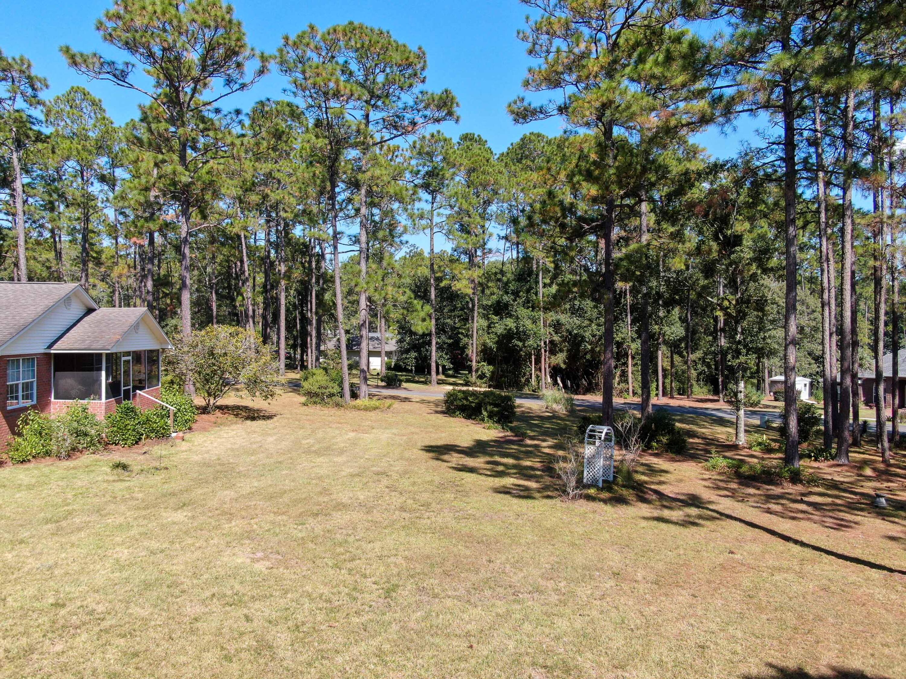 PINE SHORES - Residential