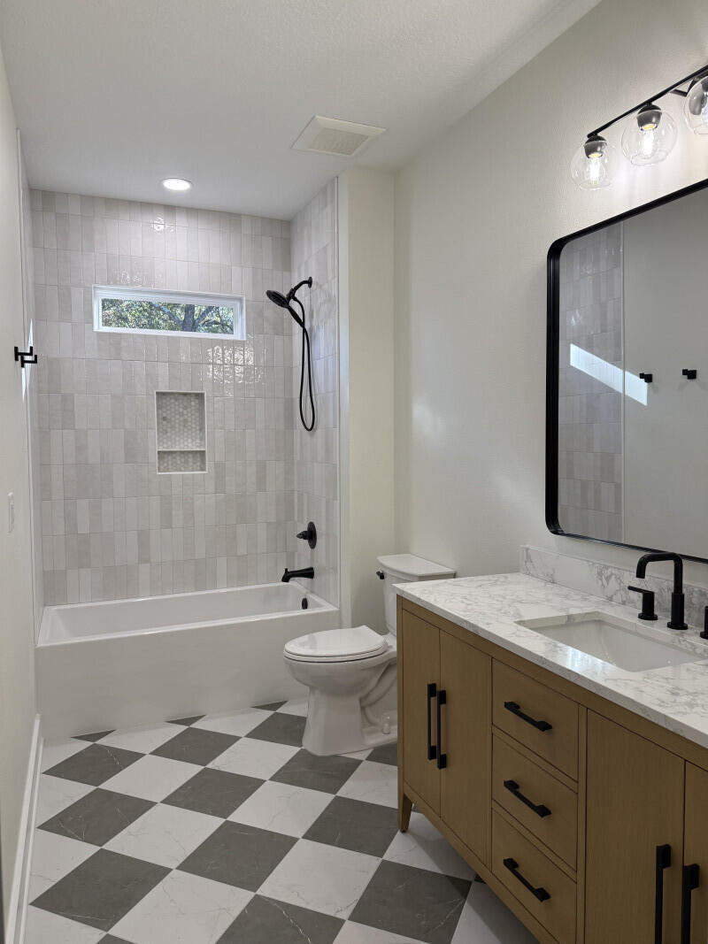 HIDDEN SPRINGS - Residential