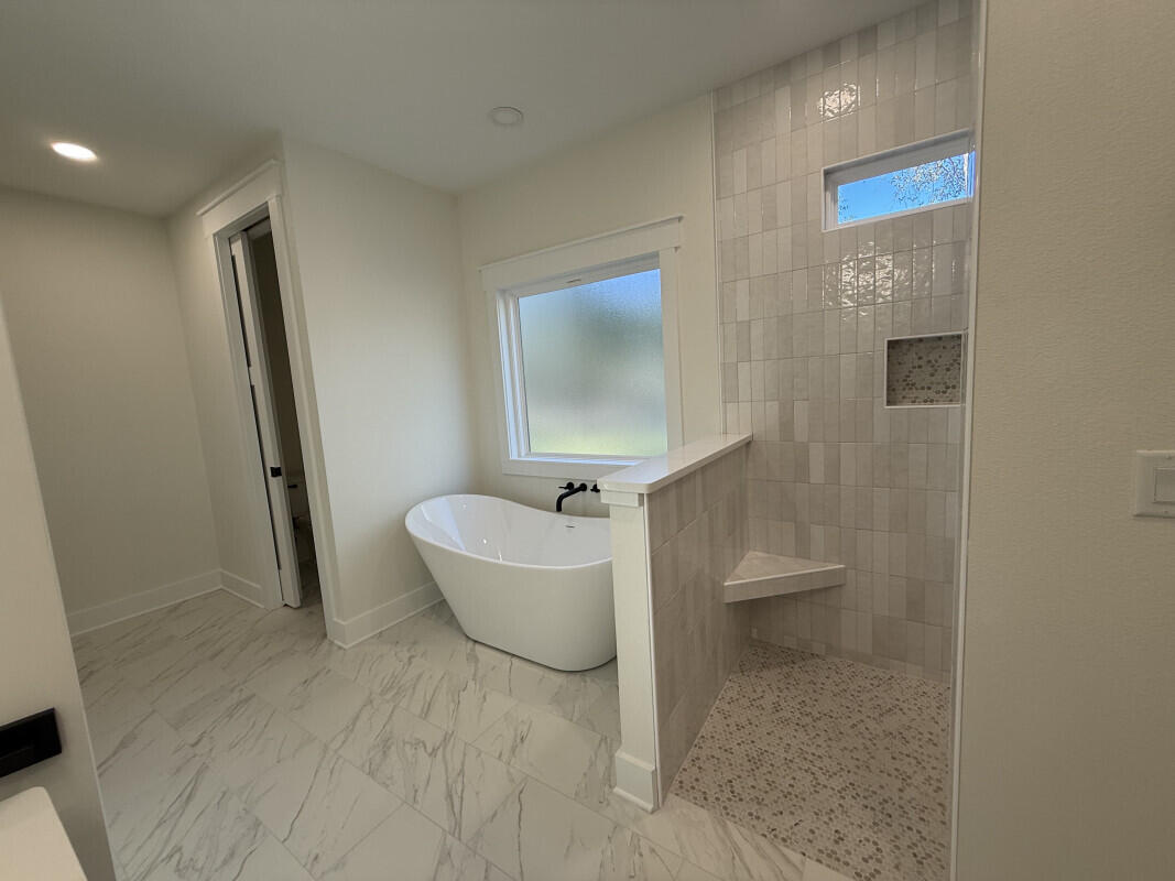 HIDDEN SPRINGS - Residential