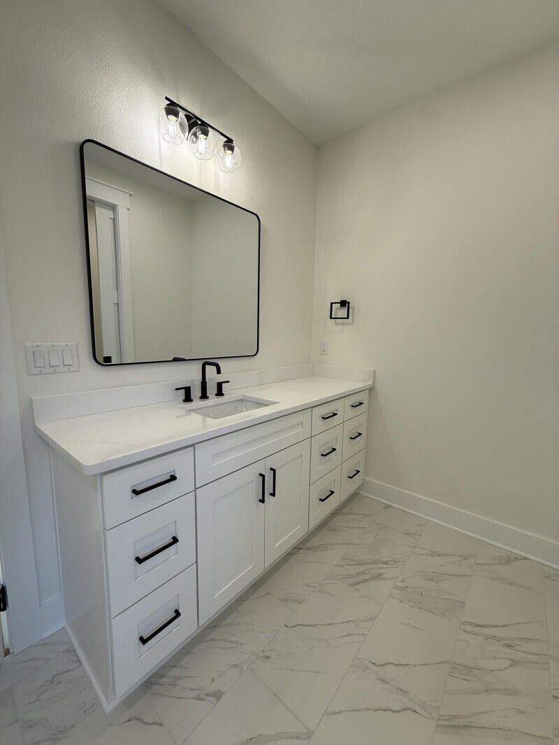 HIDDEN SPRINGS - Residential