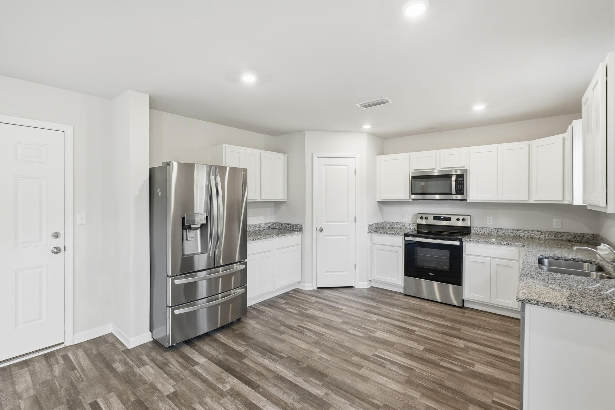 MAGNOLIA LAKE ESTATES PH 2 - Residential