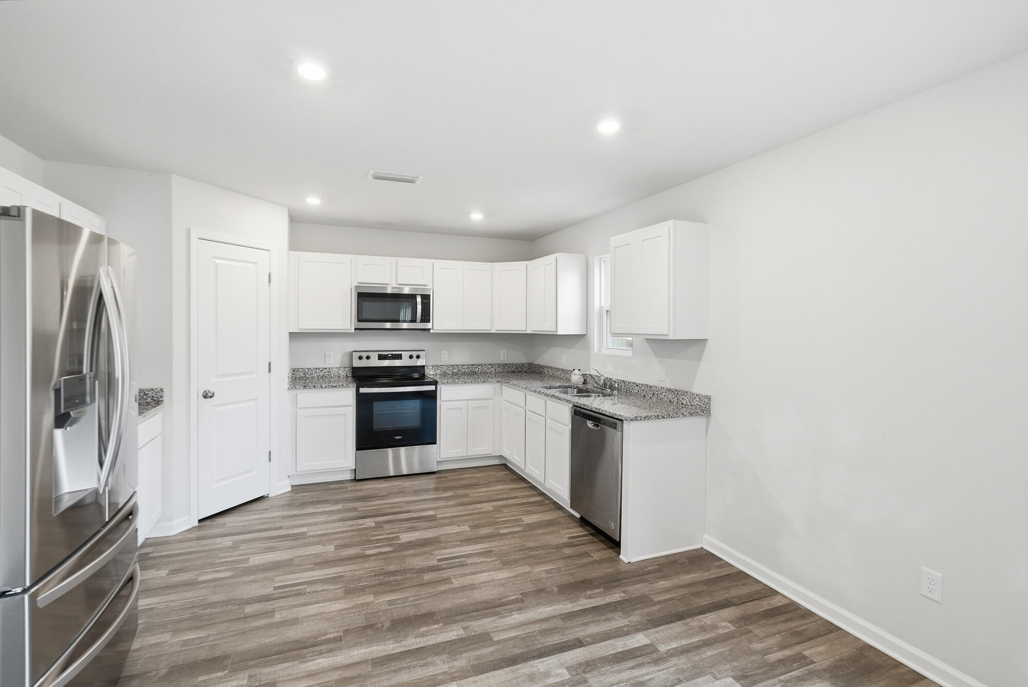 MAGNOLIA LAKE ESTATES PH 2 - Residential