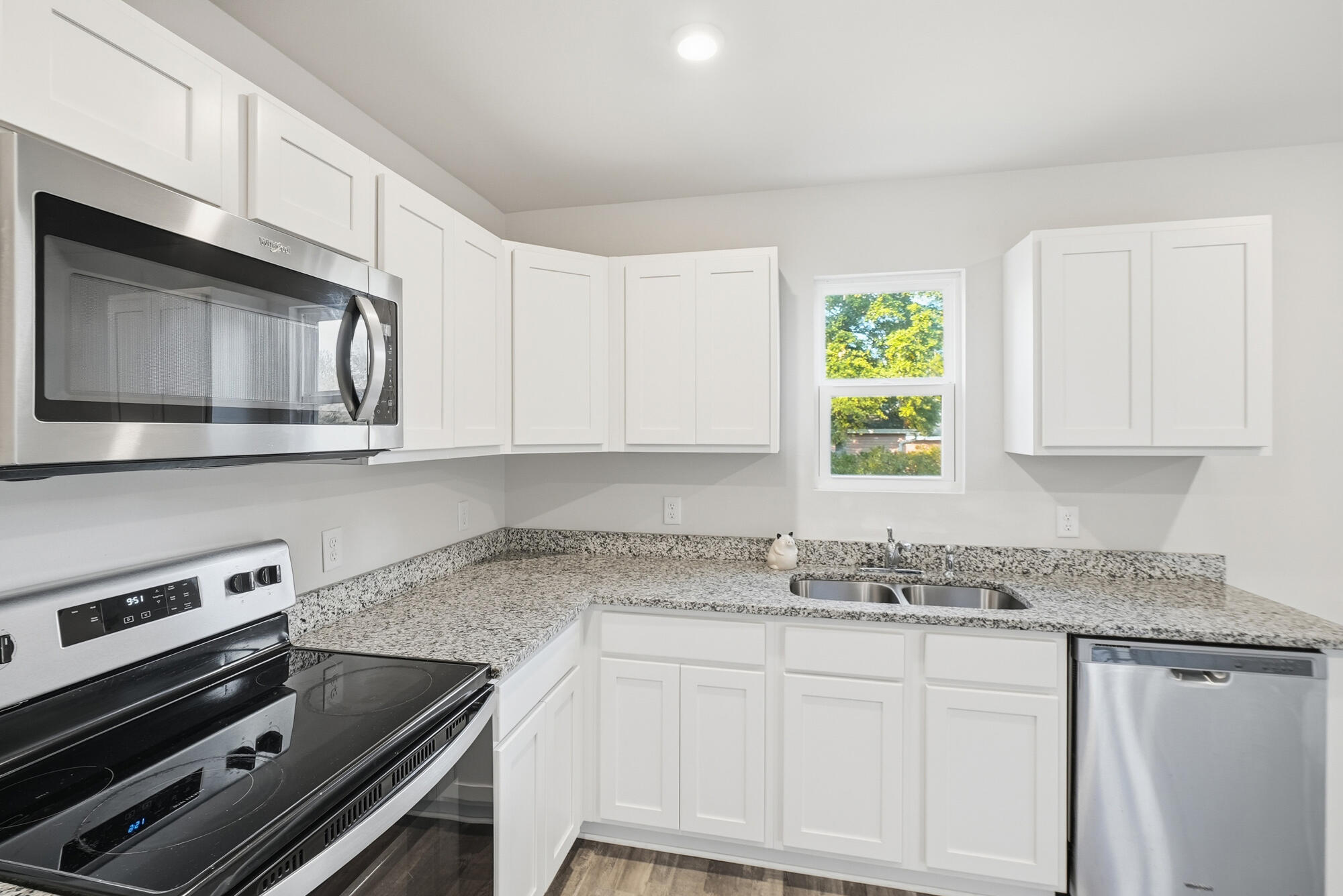 MAGNOLIA LAKE ESTATES PH 2 - Residential