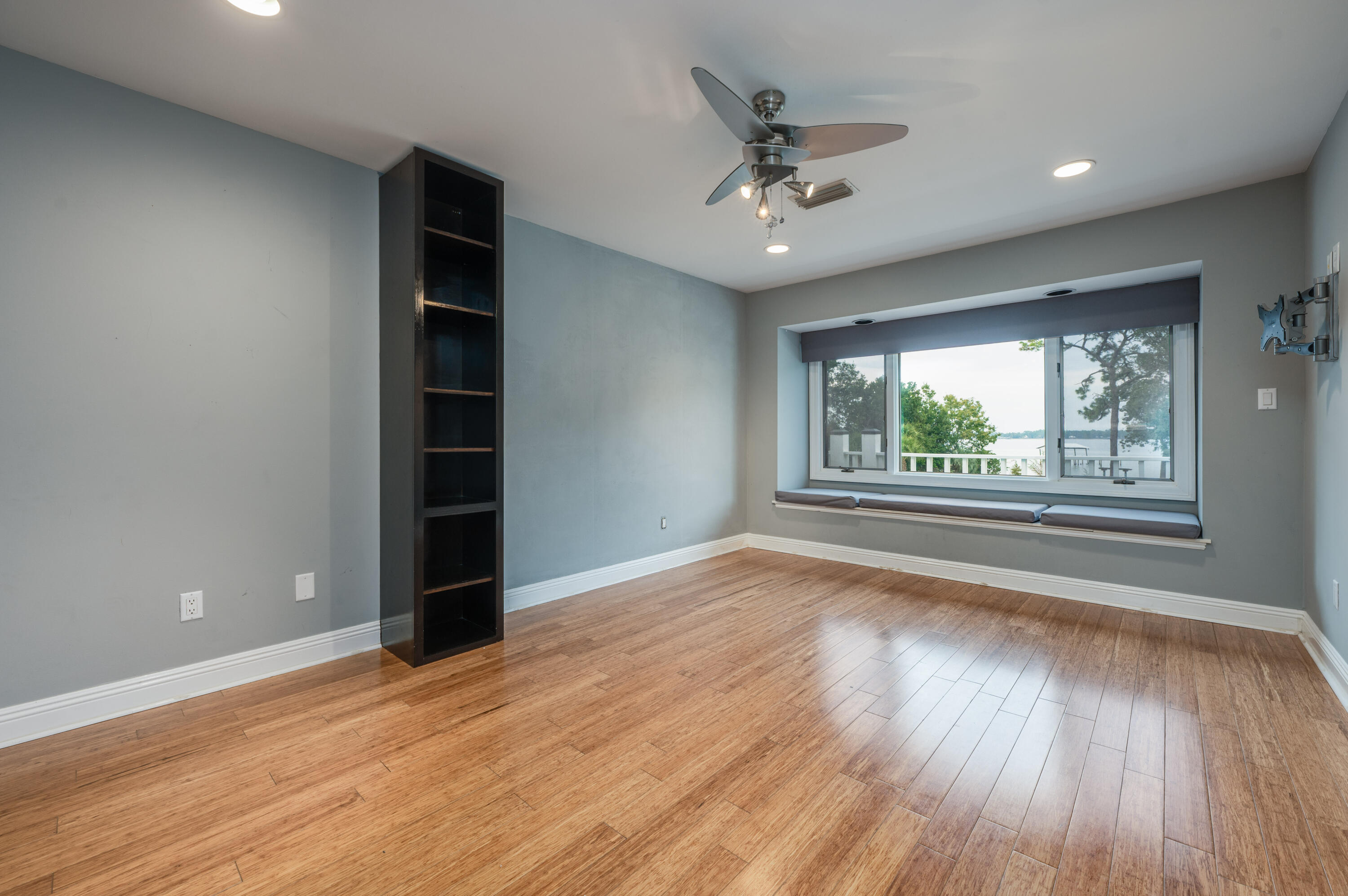 PARADISE BEACH S/D - Residential