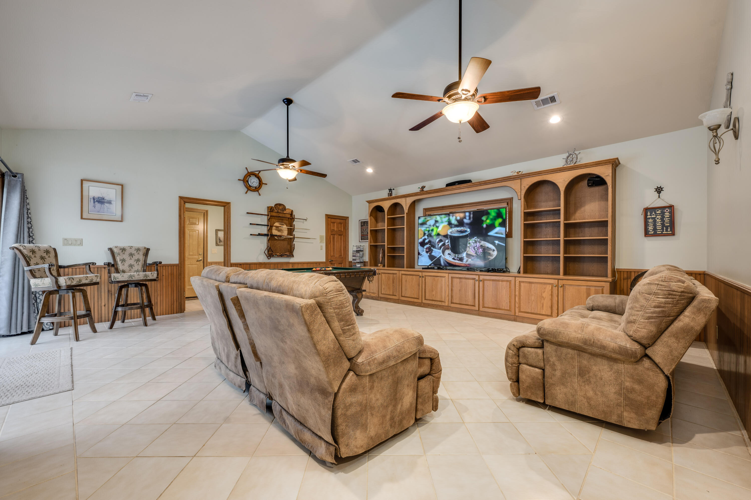 PARADISE BEACH S/D - Residential