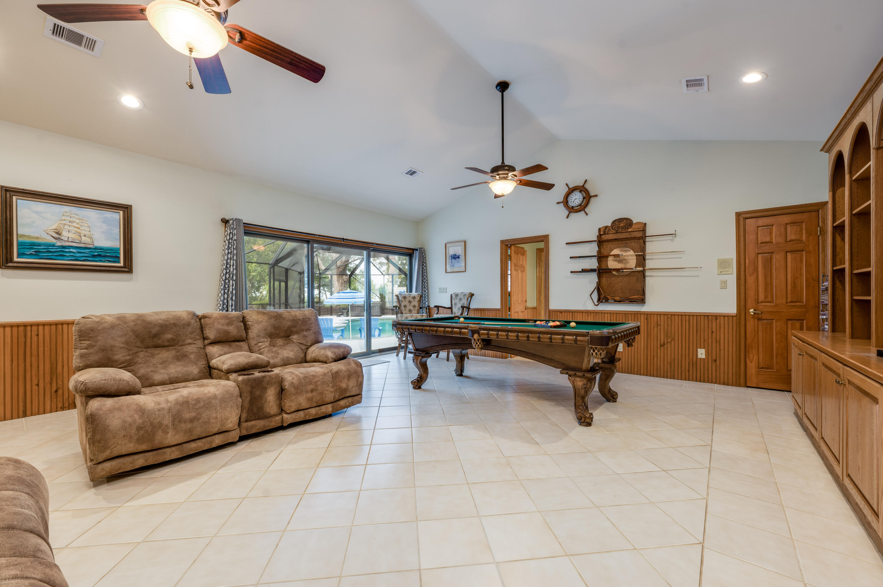 PARADISE BEACH S/D - Residential