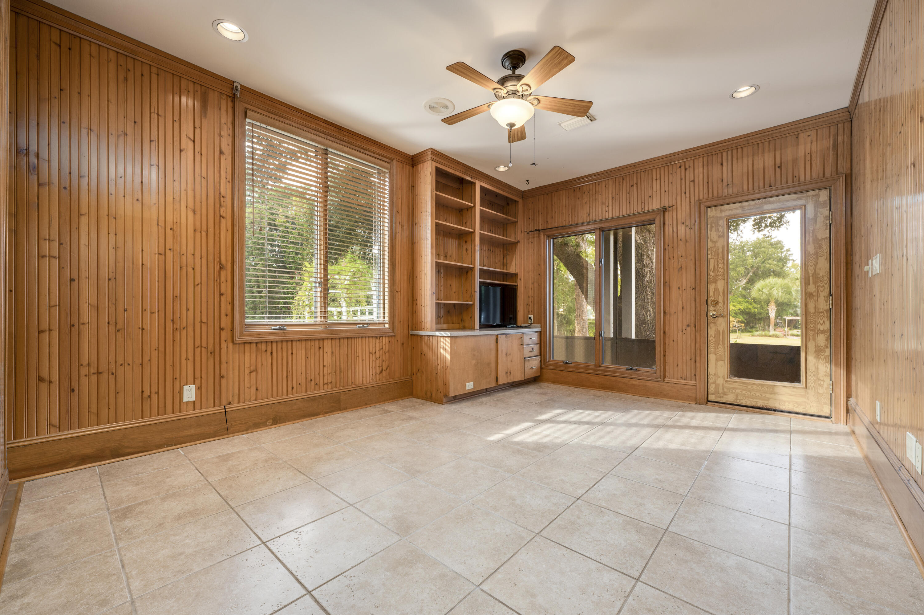 PARADISE BEACH S/D - Residential
