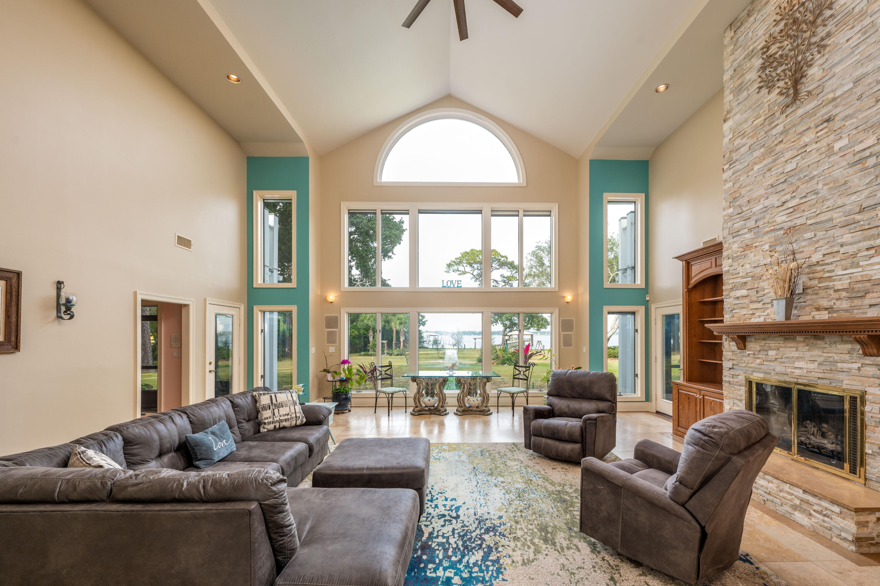 PARADISE BEACH S/D - Residential