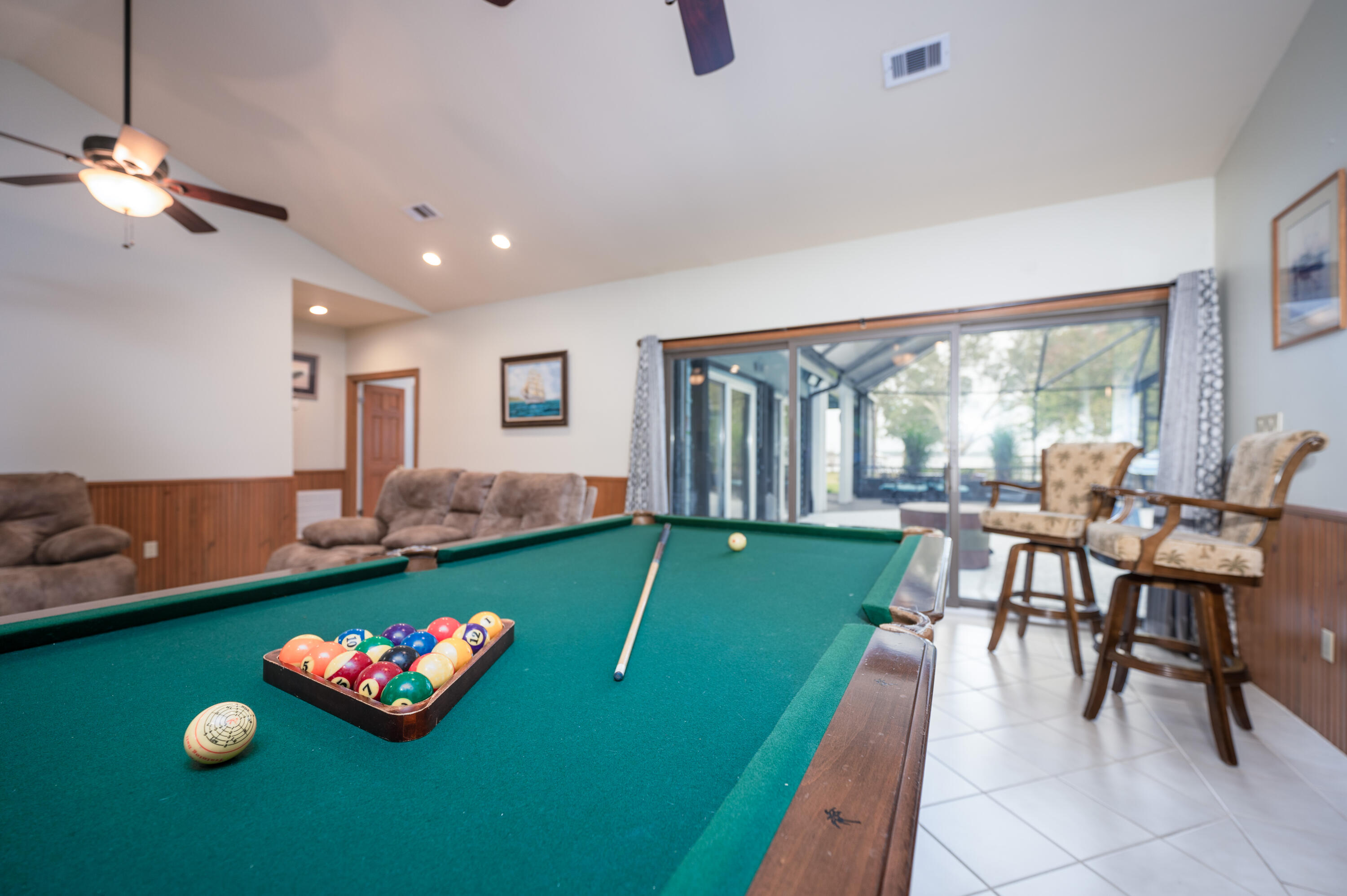 PARADISE BEACH S/D - Residential