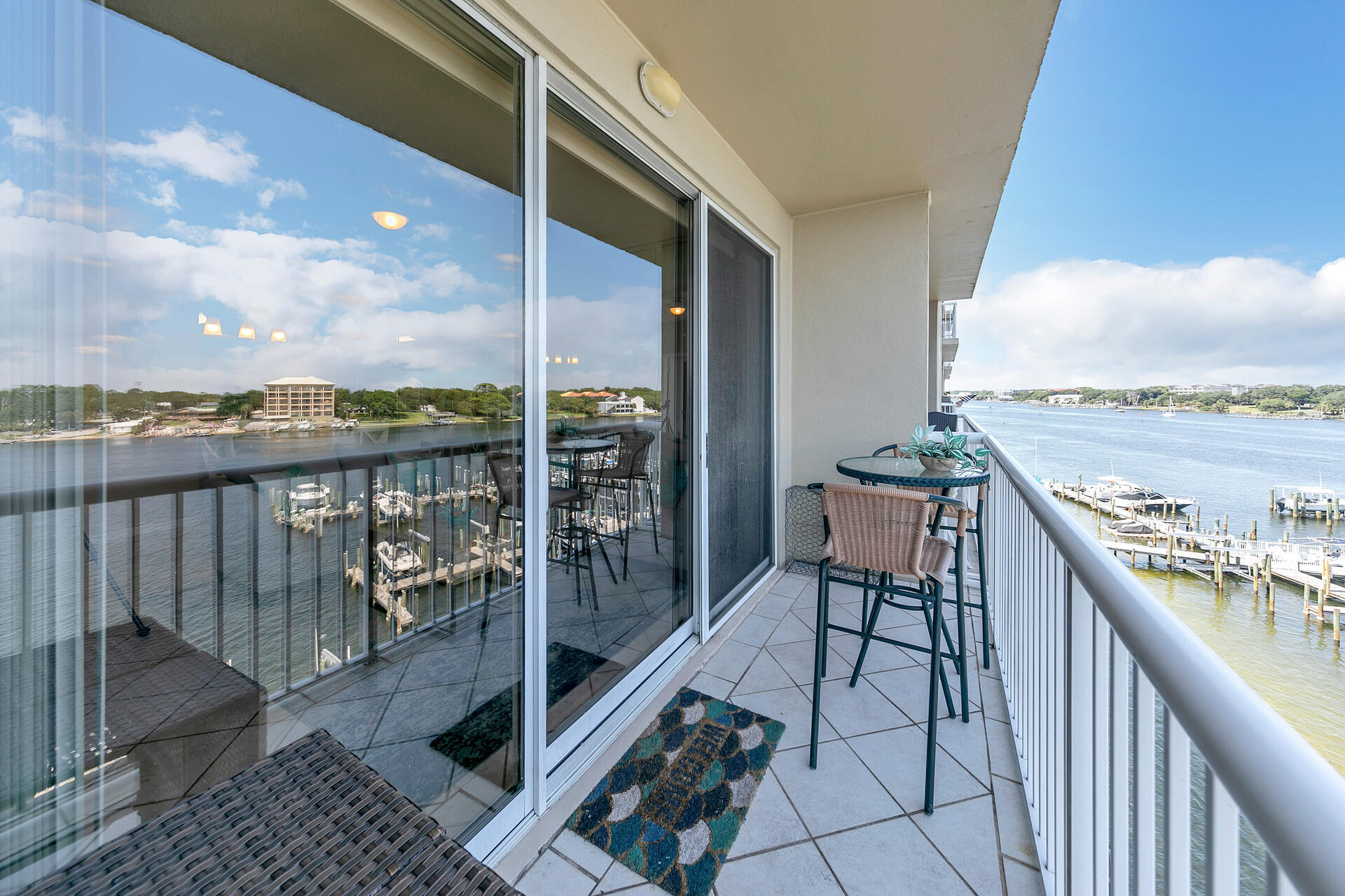 PALM COURT YACHT CLUB - Residential