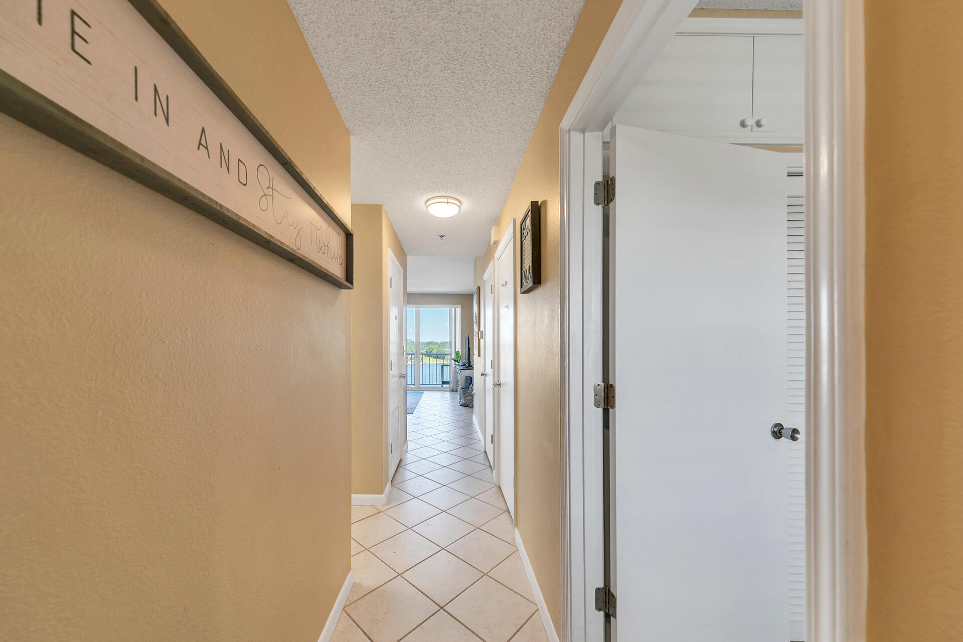 PALM COURT YACHT CLUB - Residential