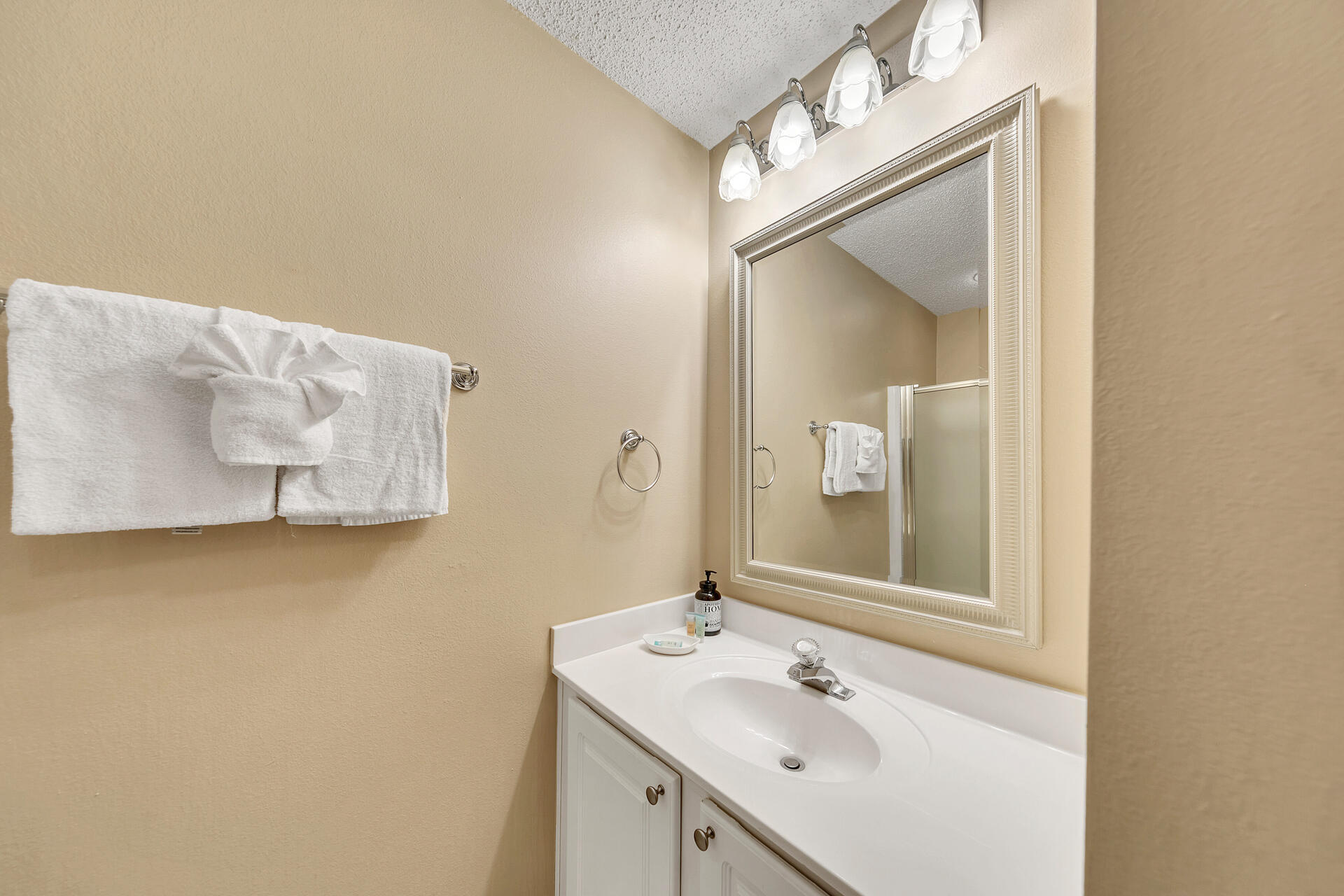 PALM COURT YACHT CLUB - Residential