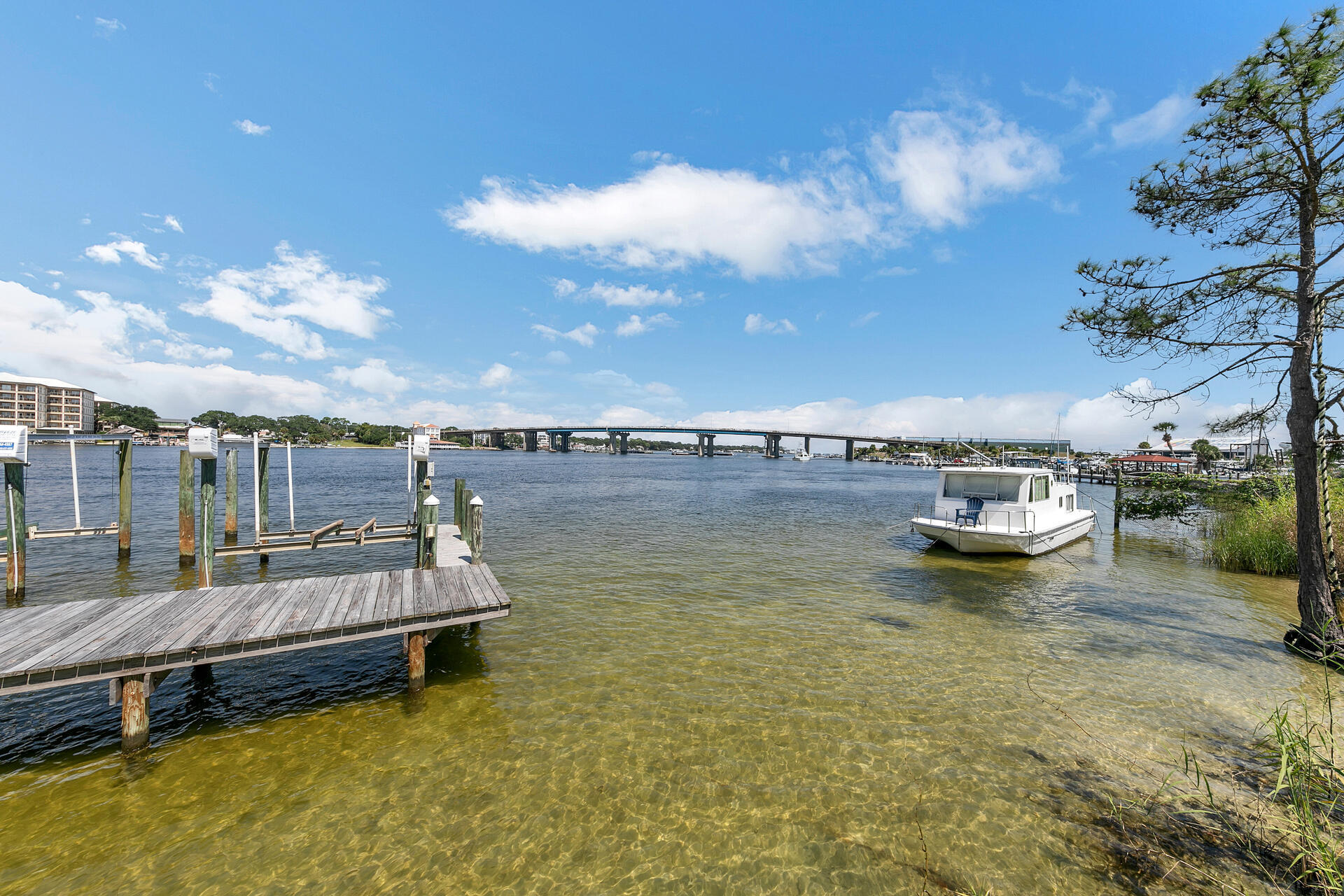 PALM COURT YACHT CLUB - Residential